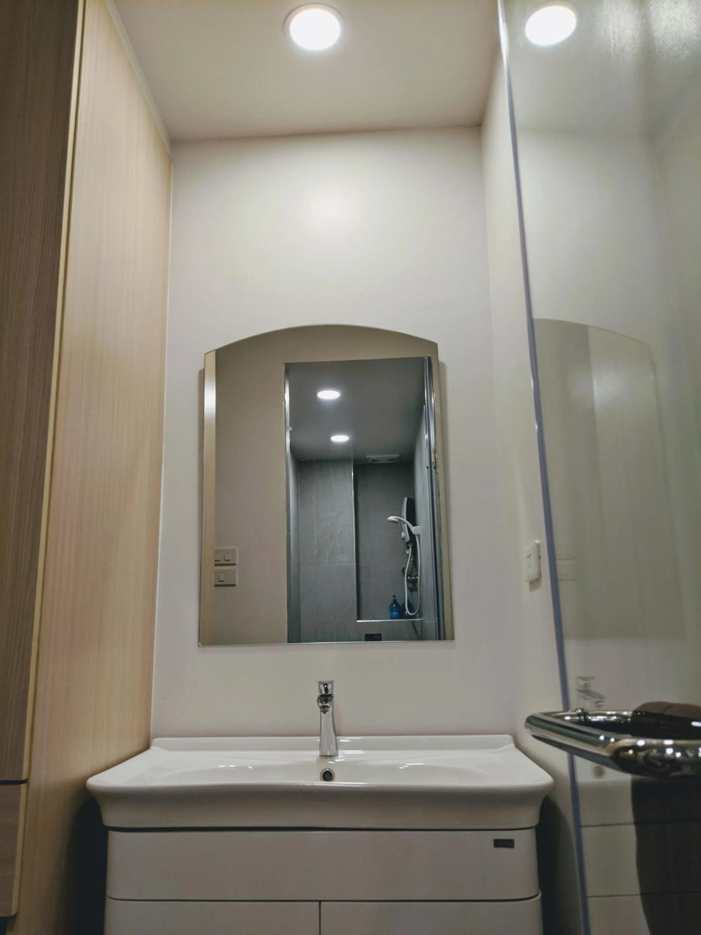 Good One Poshtel & Cafe Bar