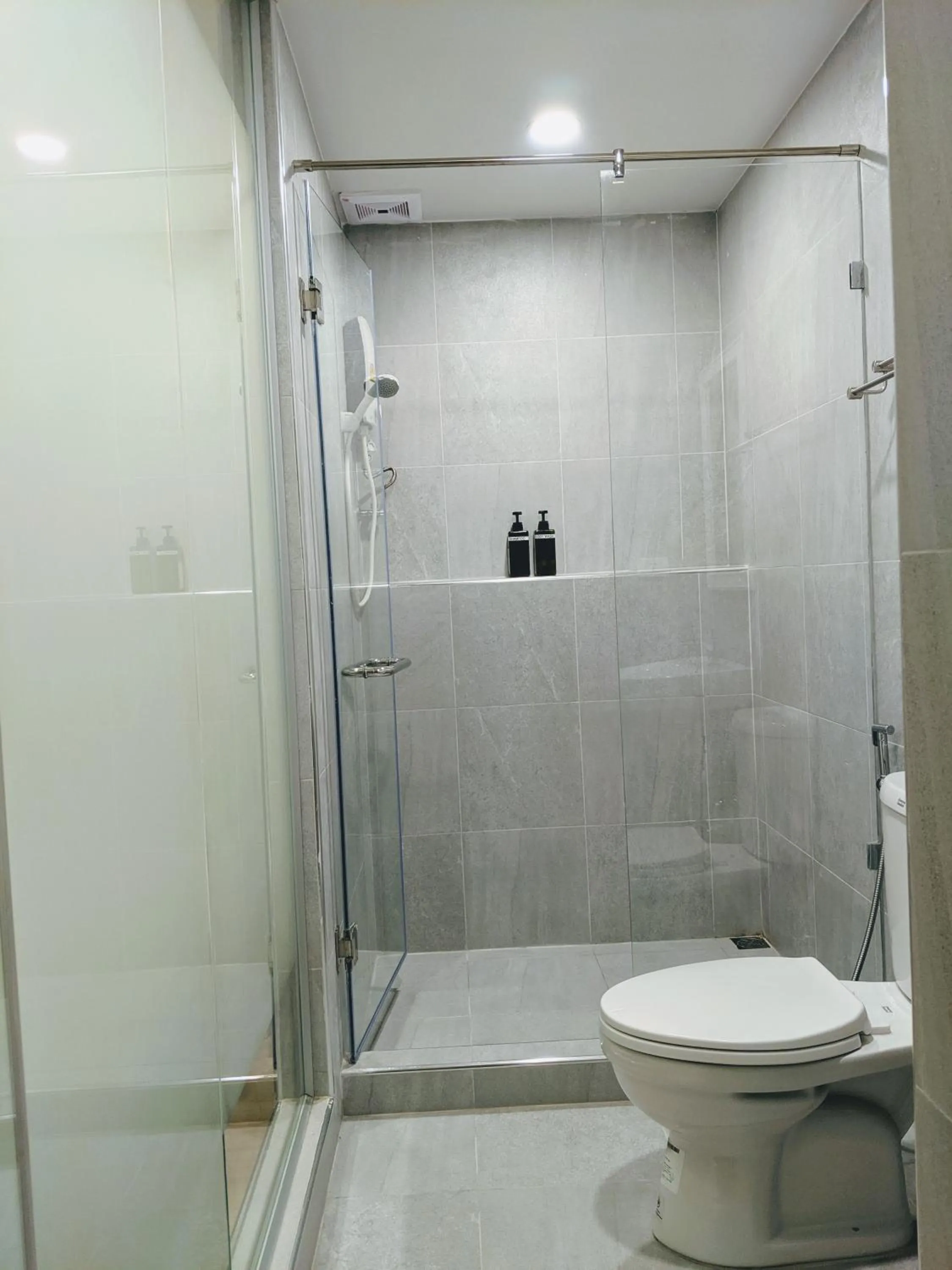 Good One Poshtel & Cafe Bar