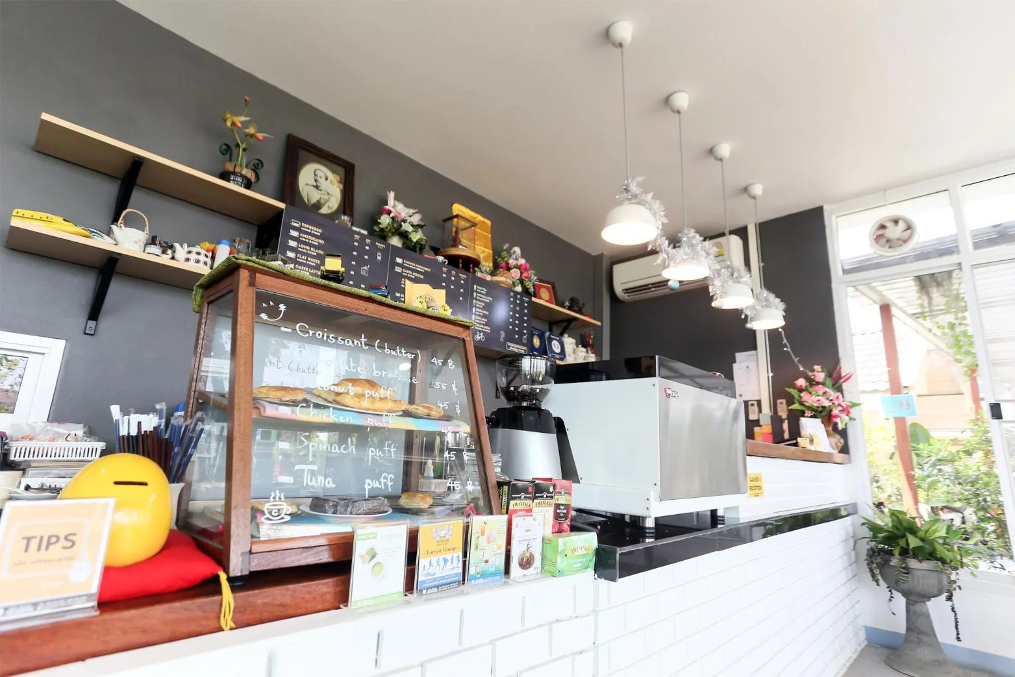 Restaurant/places to eat in The Garage