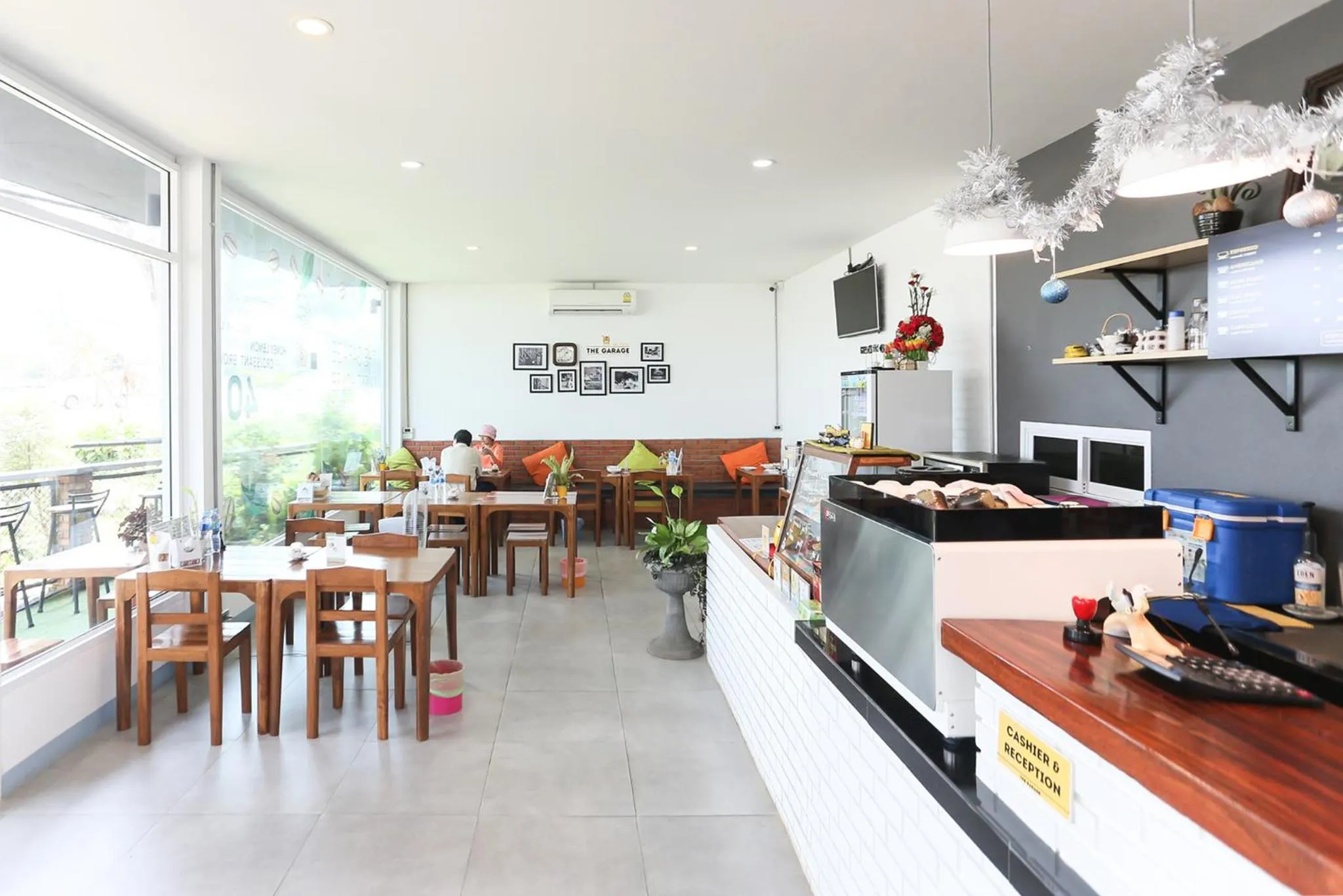 Restaurant/places to eat in The Garage