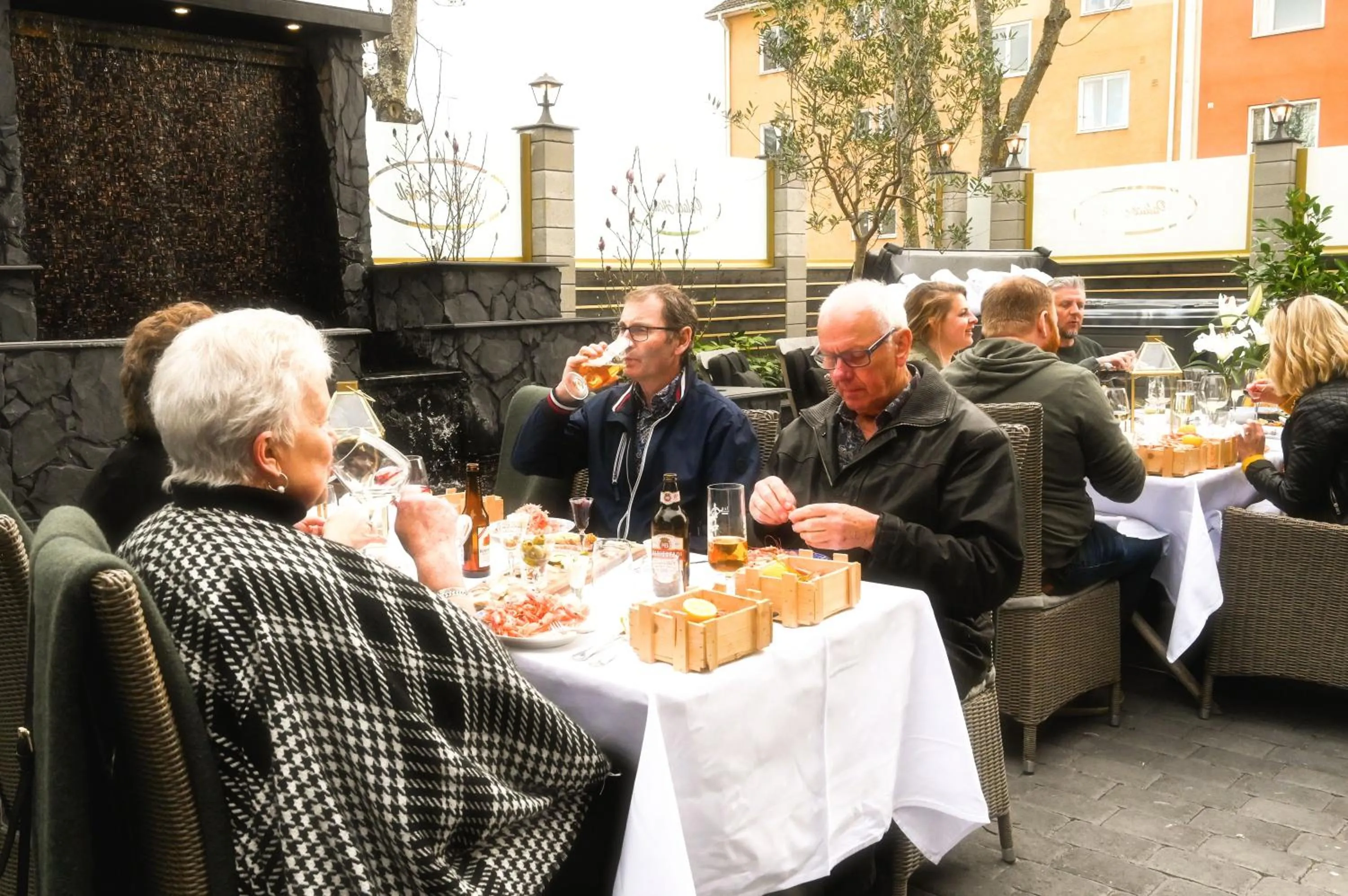 Restaurant/places to eat in Palace Hotell