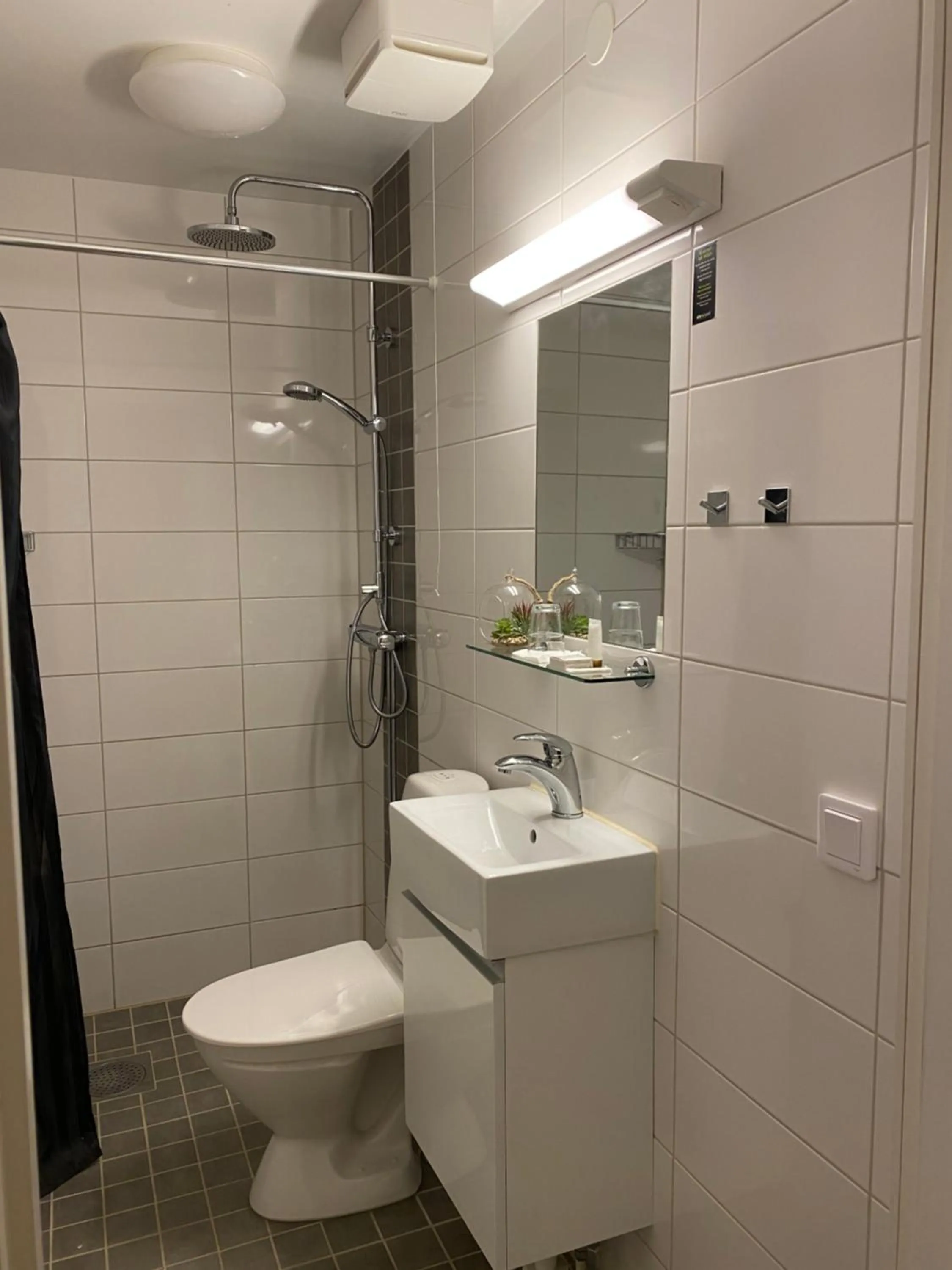 Bathroom in Hotell Göta