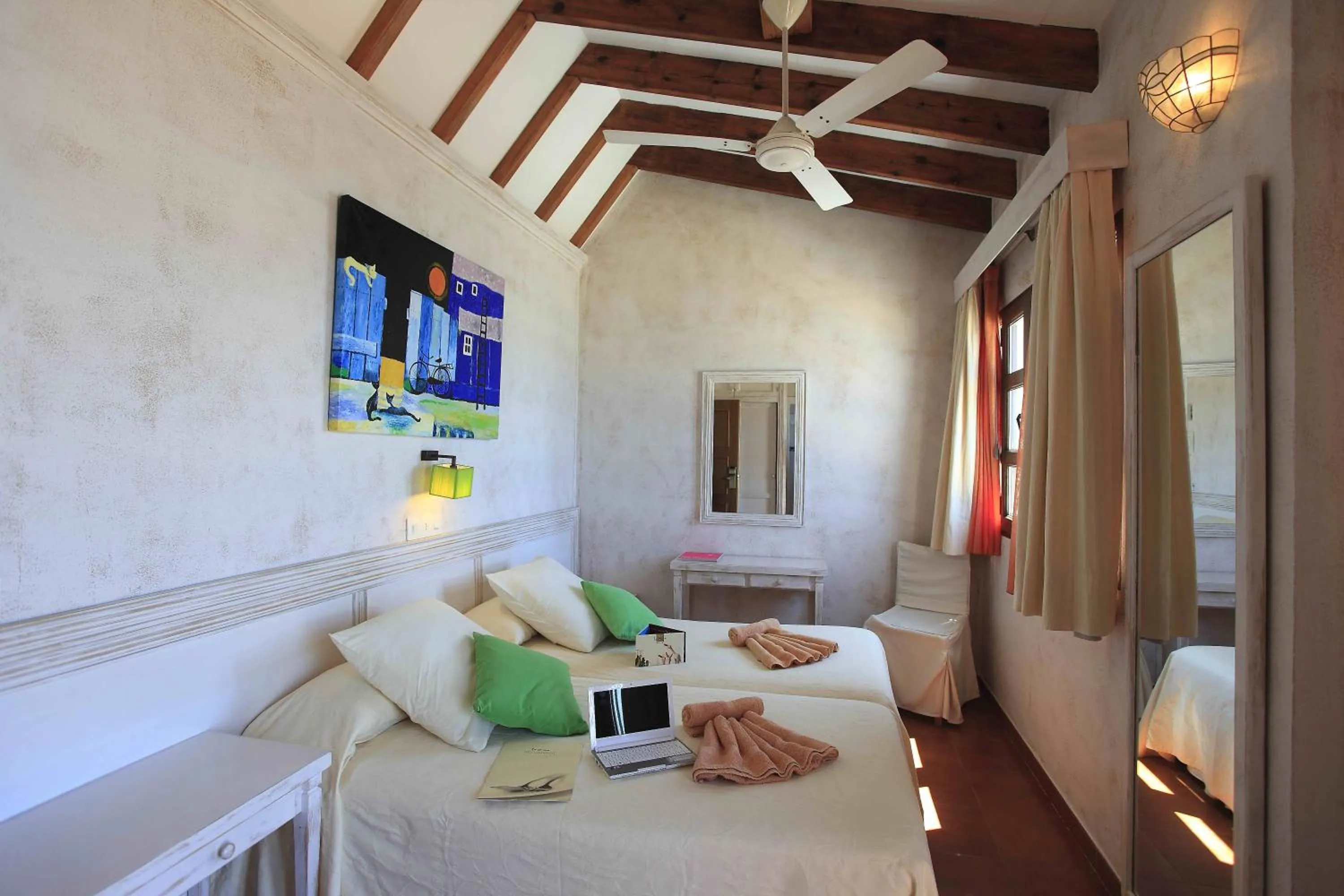 Bed in Hostal la Savina