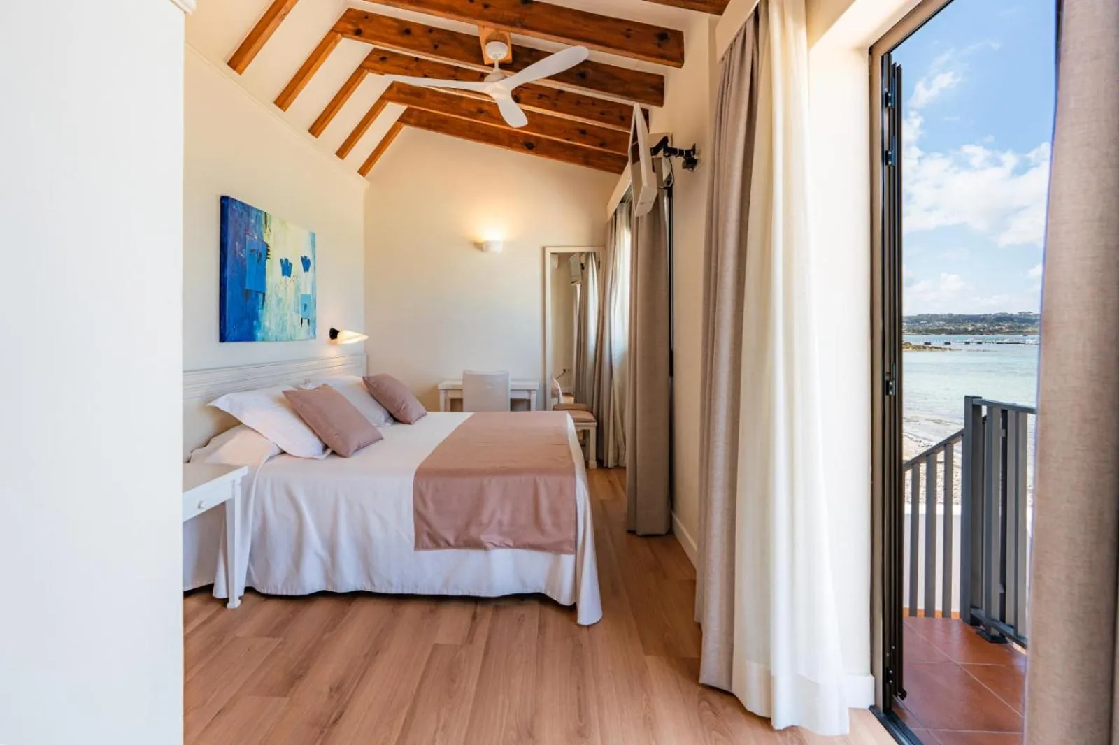 Bed in Hostal la Savina