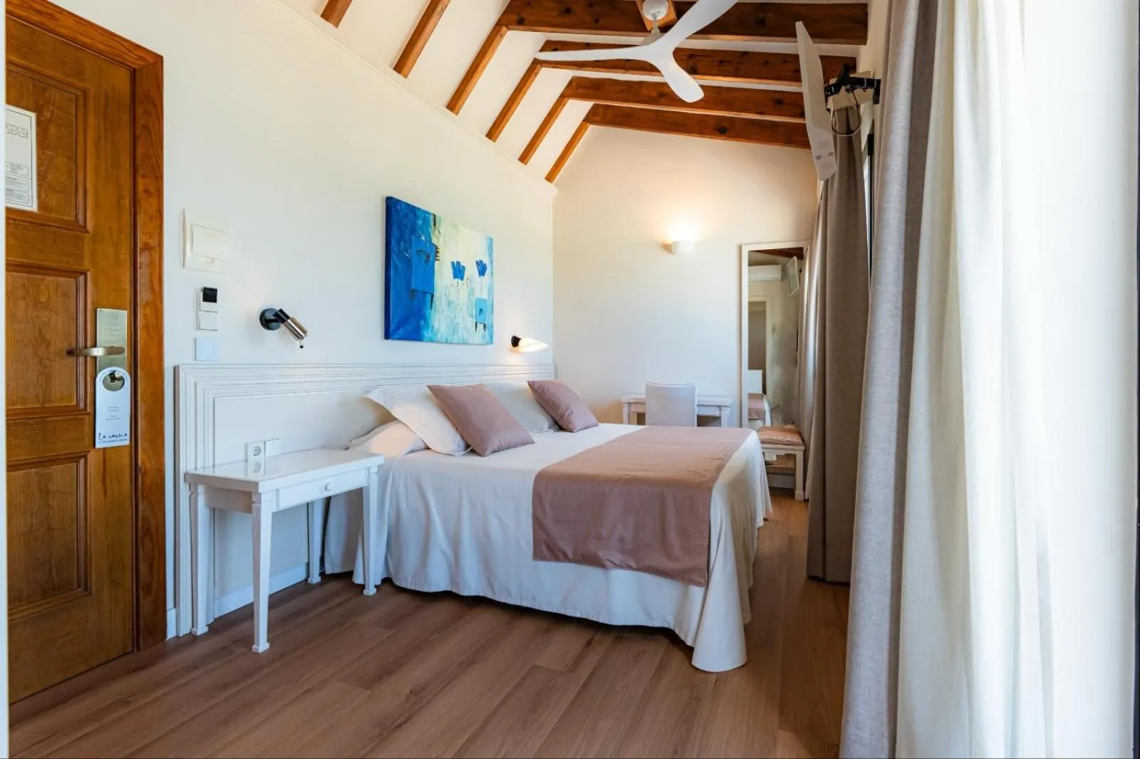 Bed in Hostal la Savina