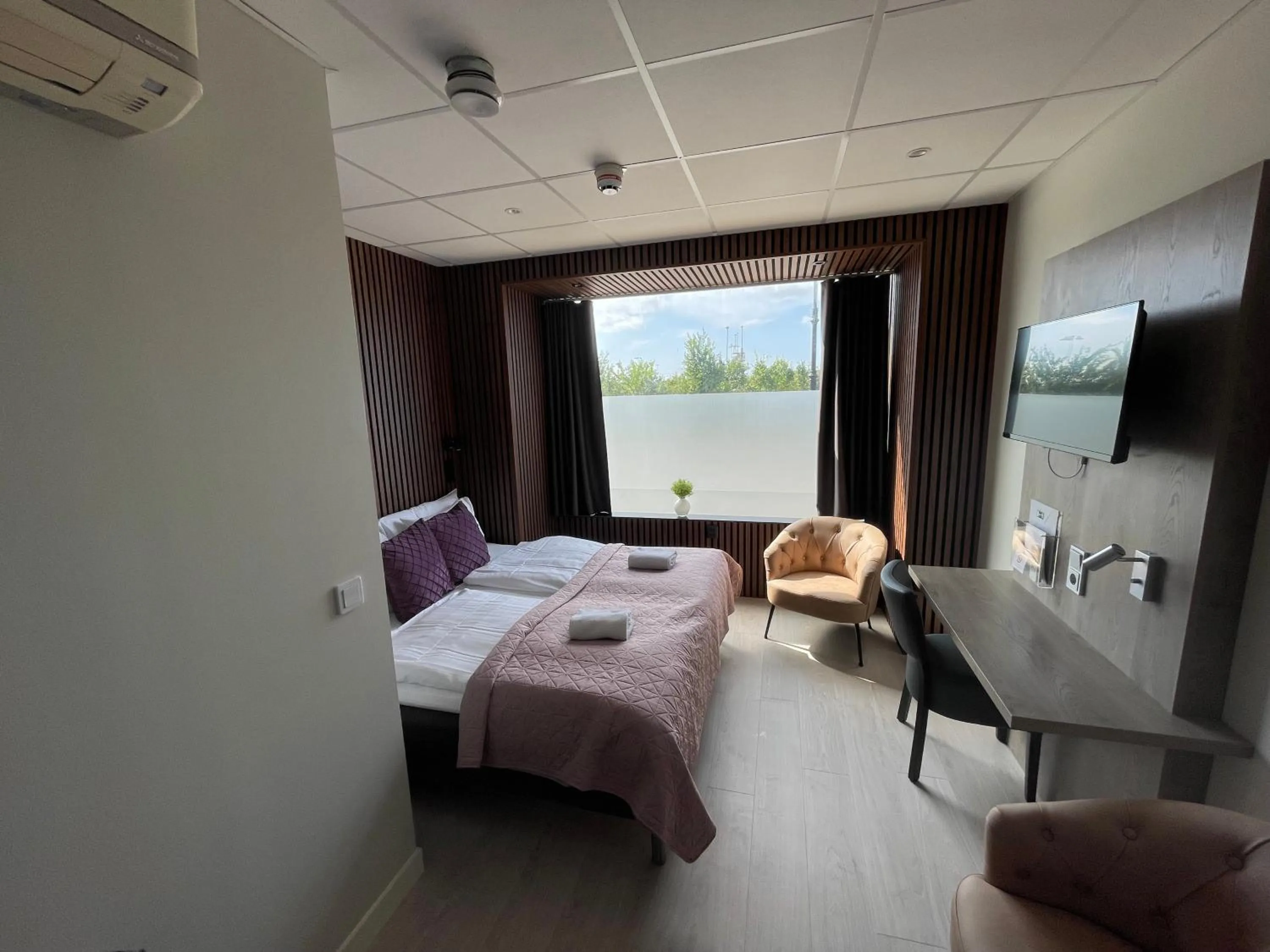 Bed in Dream - Luxury Hostel