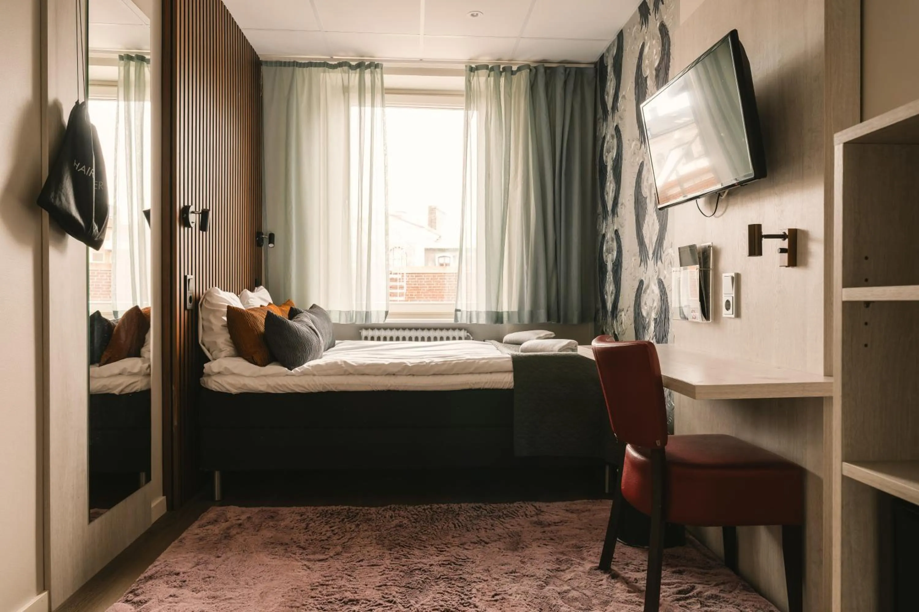 Bed in Dream - Luxury Hostel