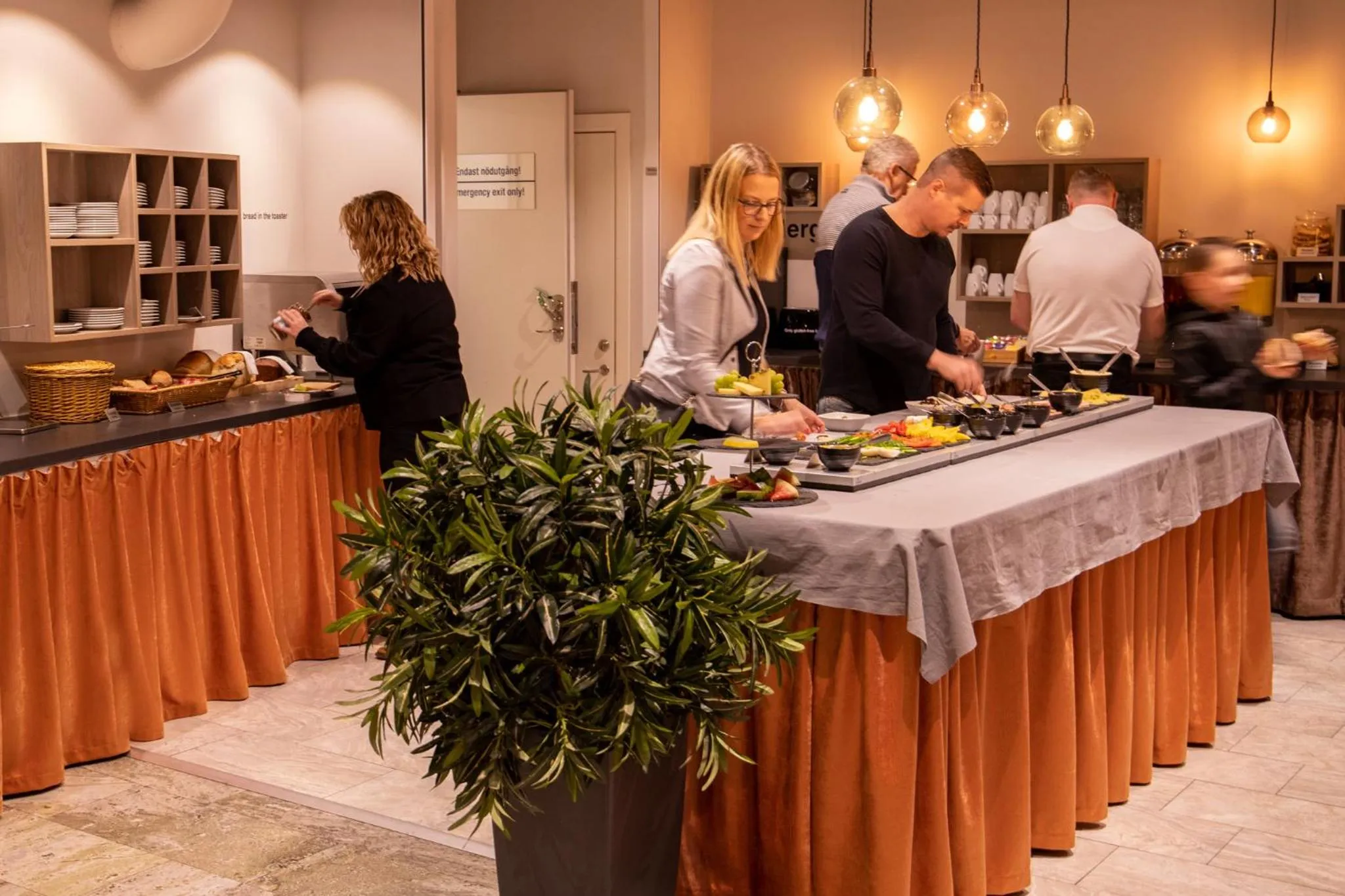 People in Dream - Luxury Hostel