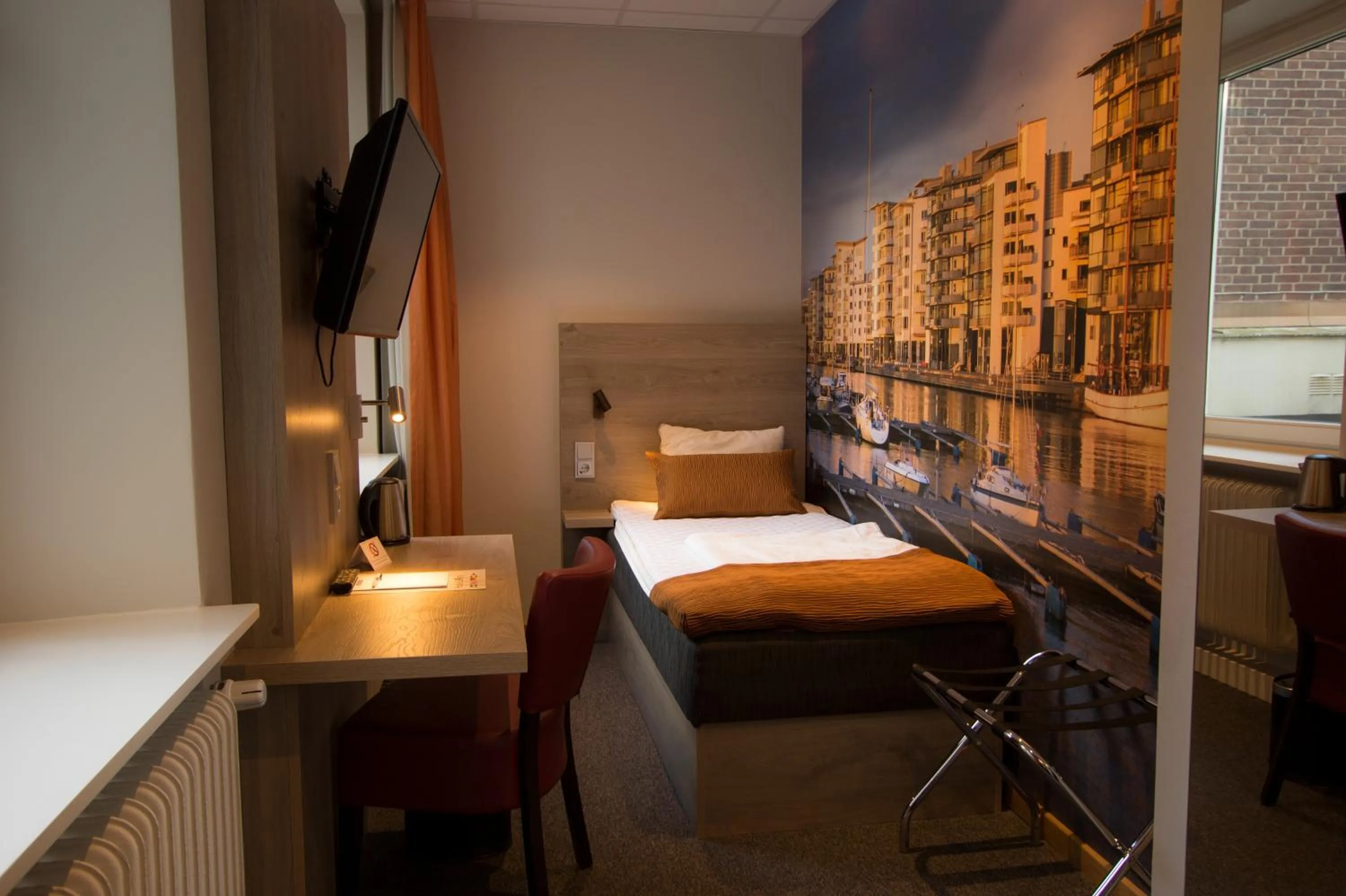 Photo of the whole room, Bed in Dream - Luxury Hostel