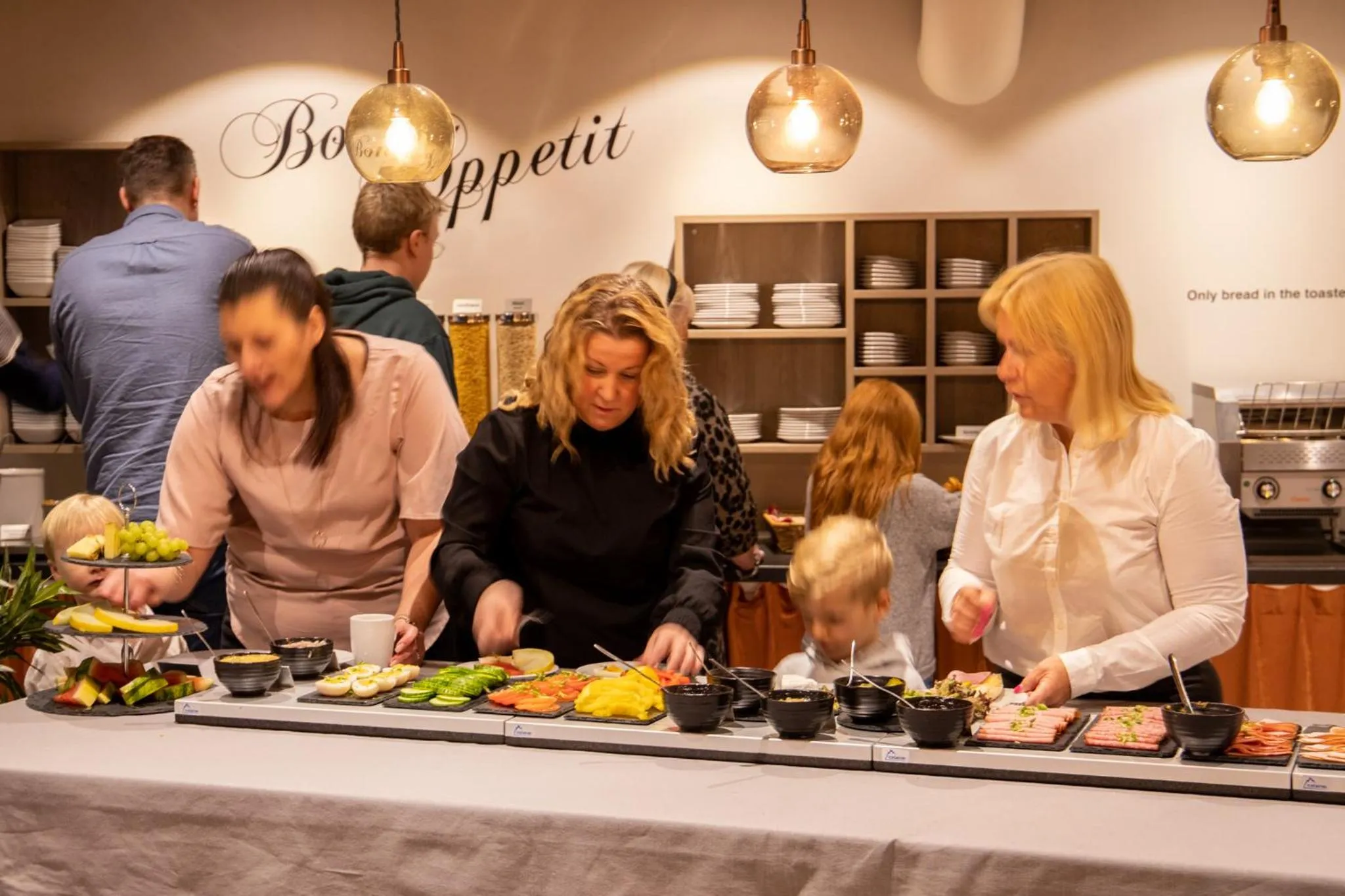 People in Dream - Luxury Hostel