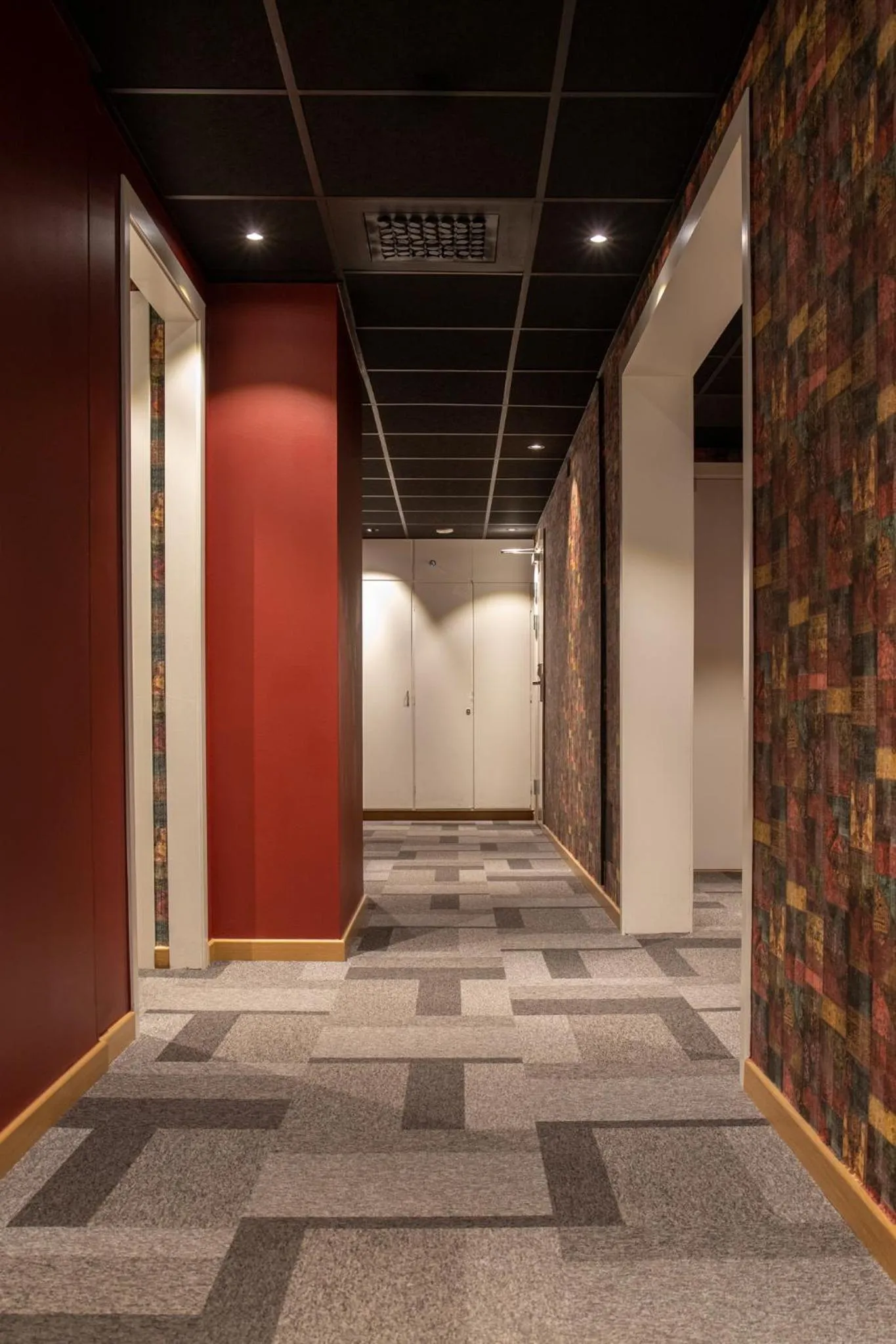 Other in Dream - Luxury Hostel