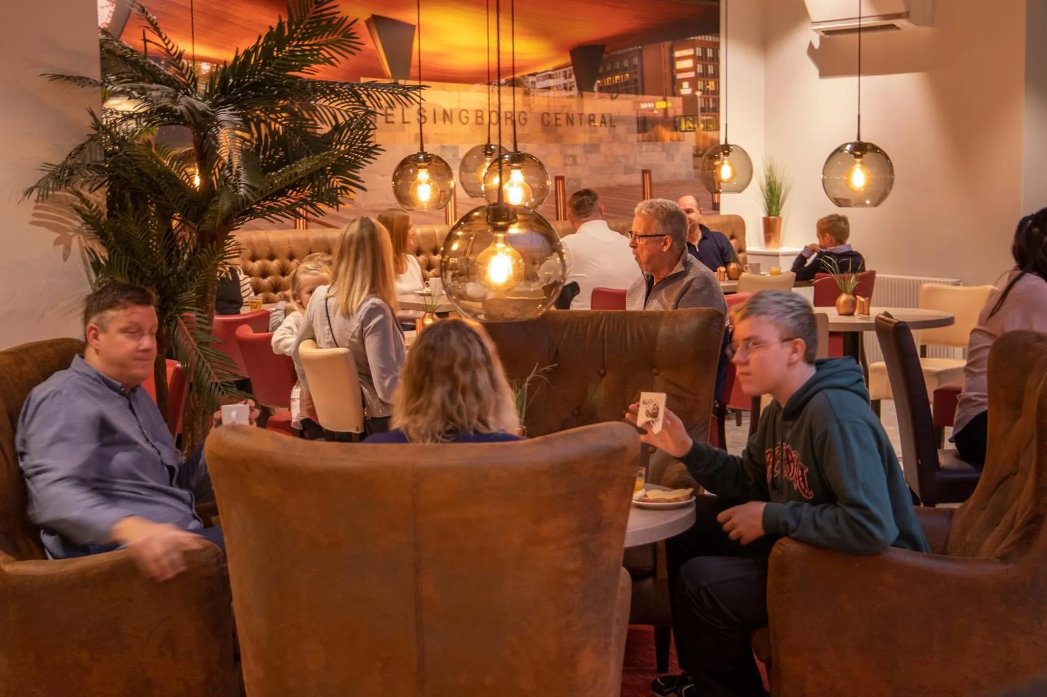 People in Dream - Luxury Hostel