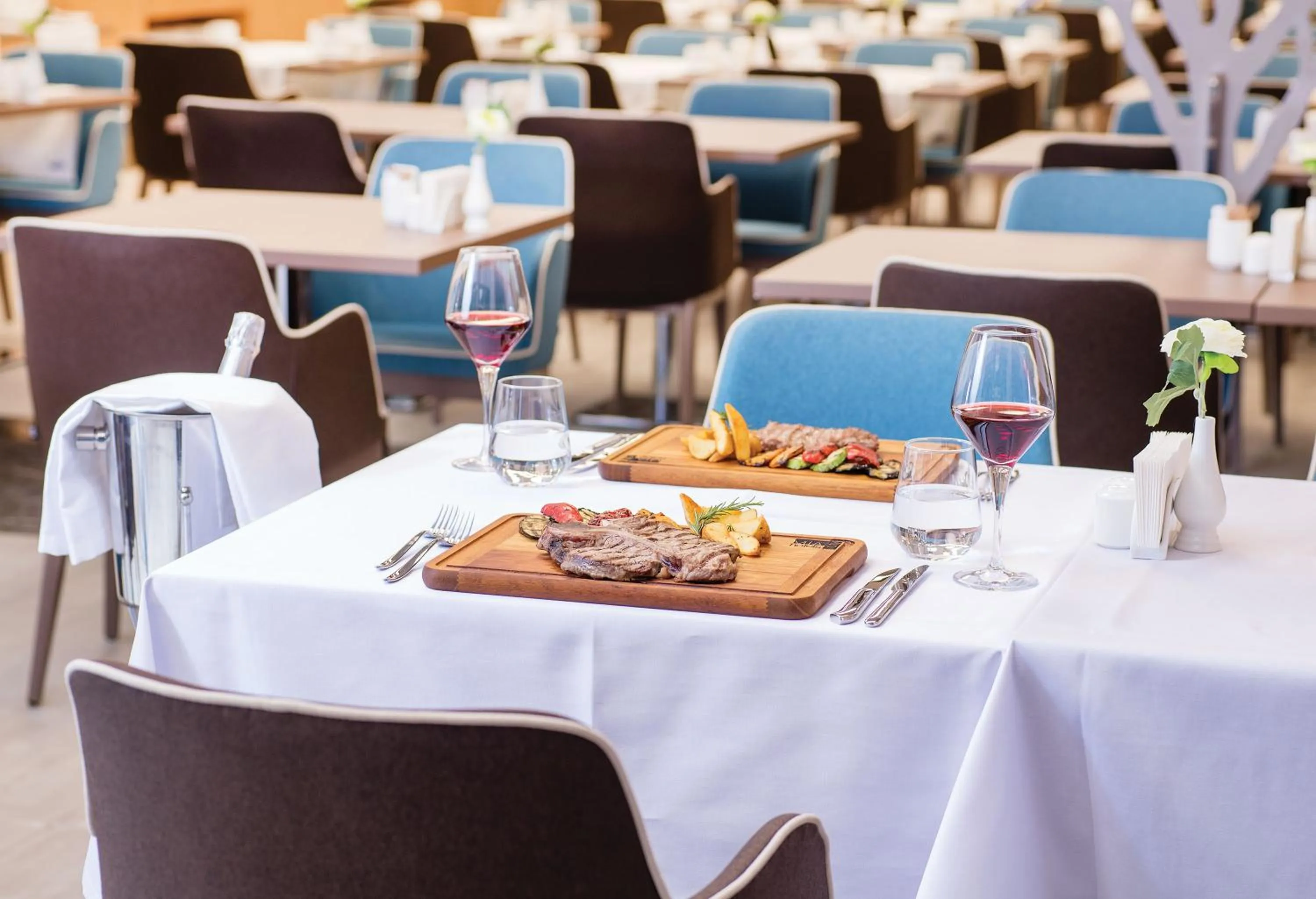 Restaurant/places to eat in Mia City Hotel