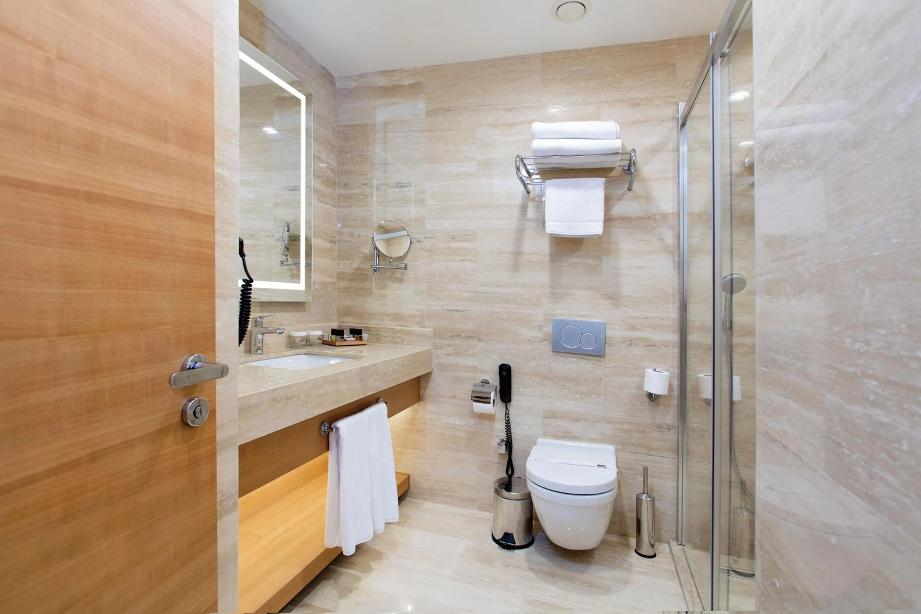 Toilet in Mia City Hotel