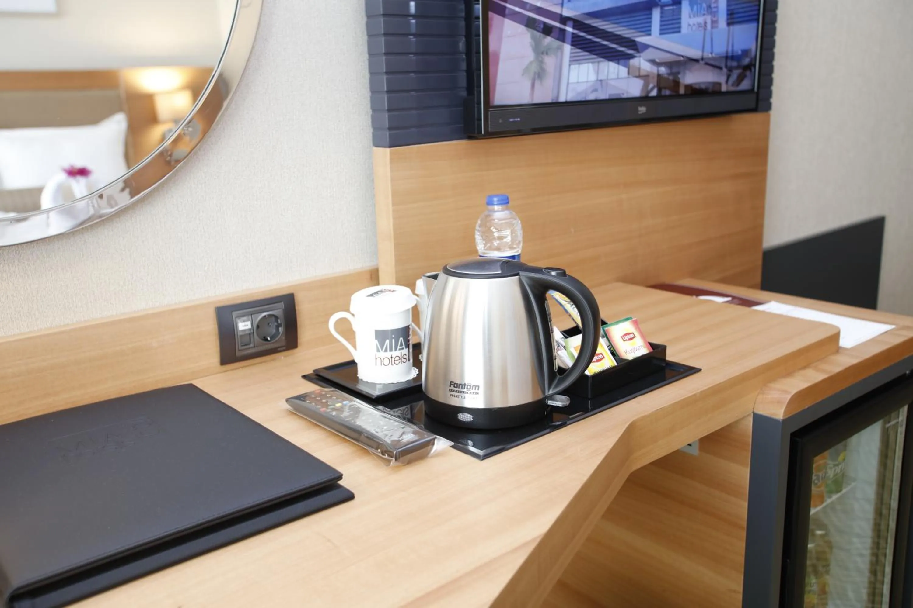 Coffee/tea facilities in Mia City Hotel