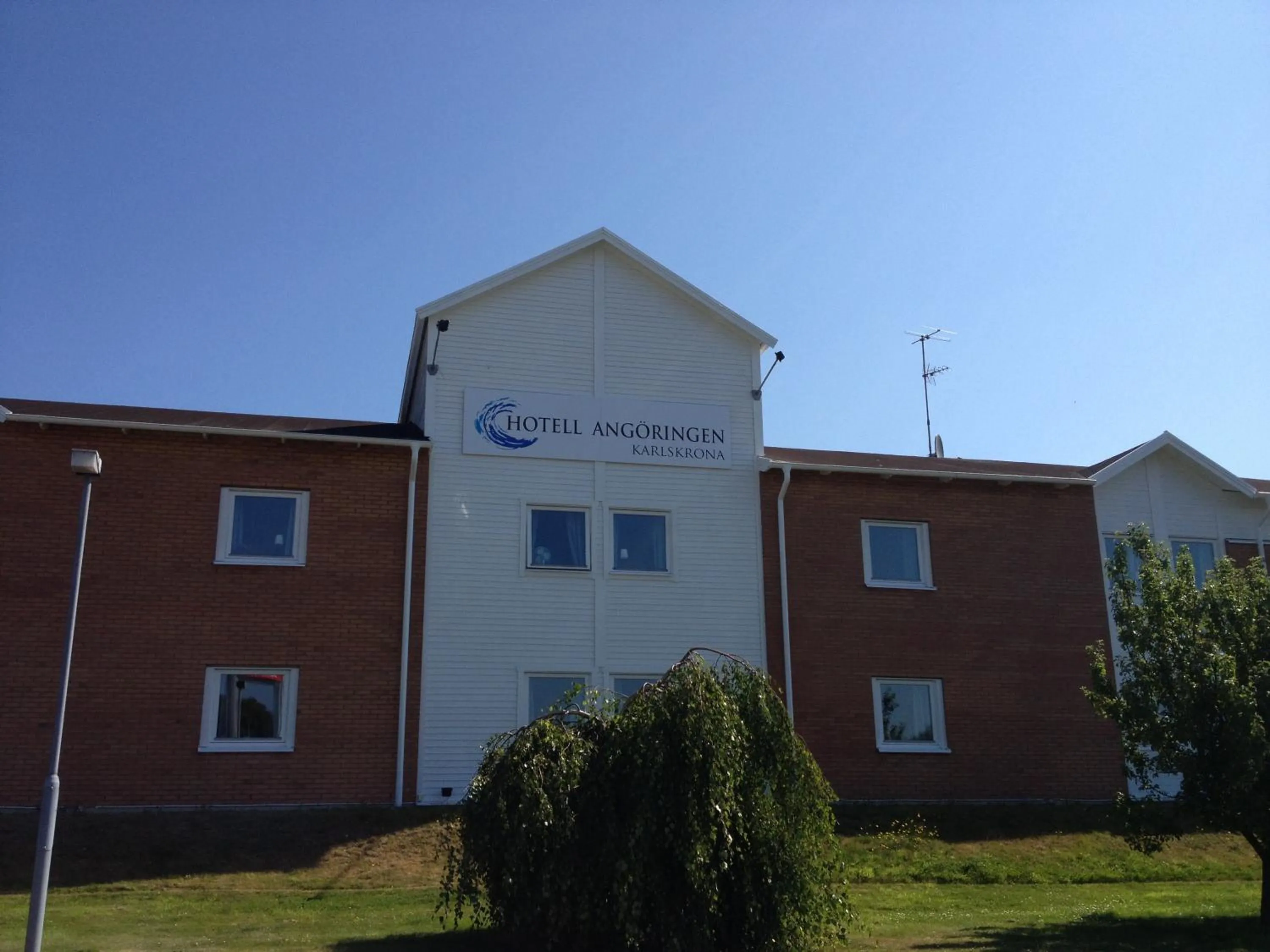 Facade/entrance in Hotell Angöringen