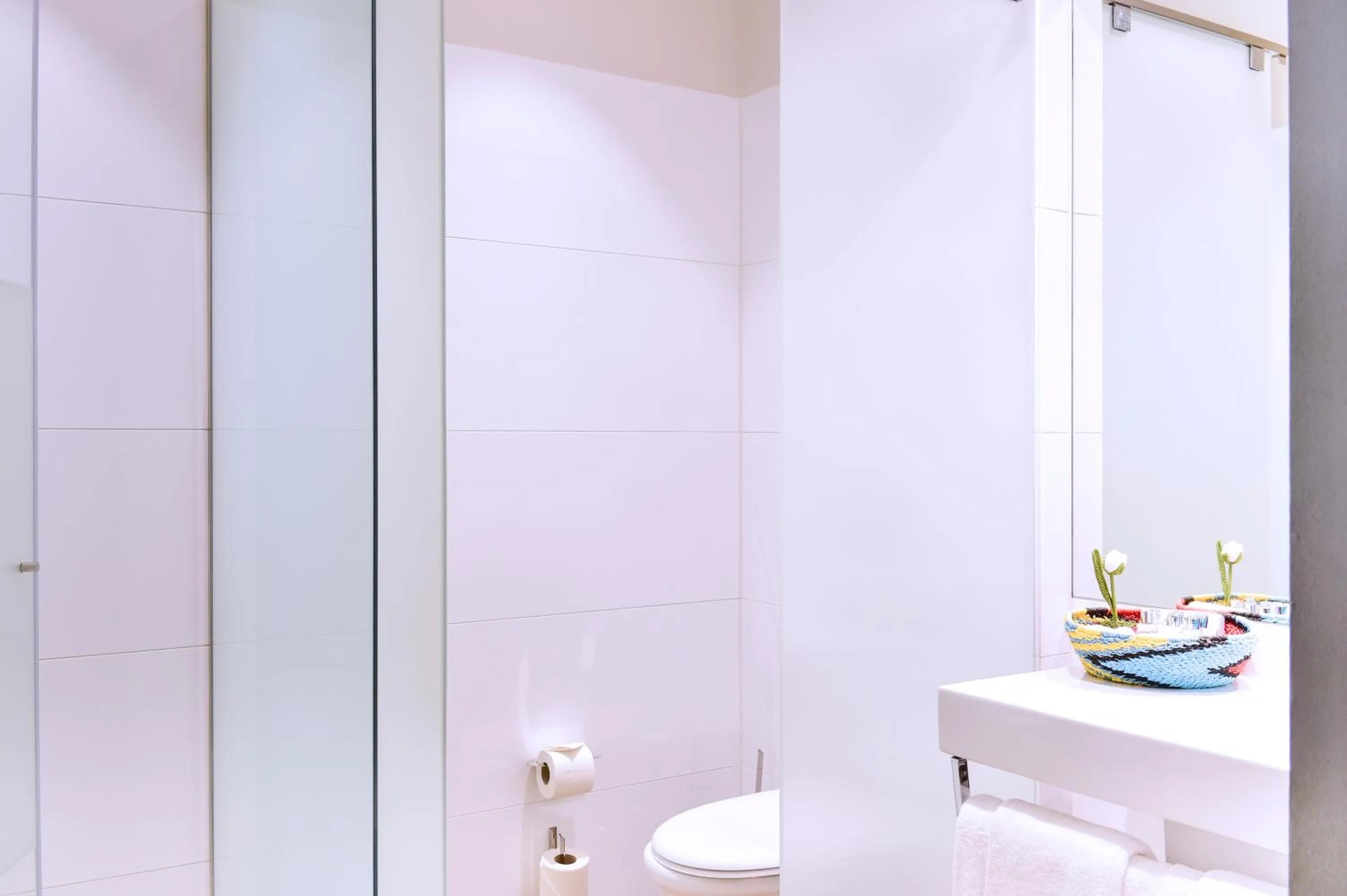 Shower in The Editory House Ribeira Porto Hotel