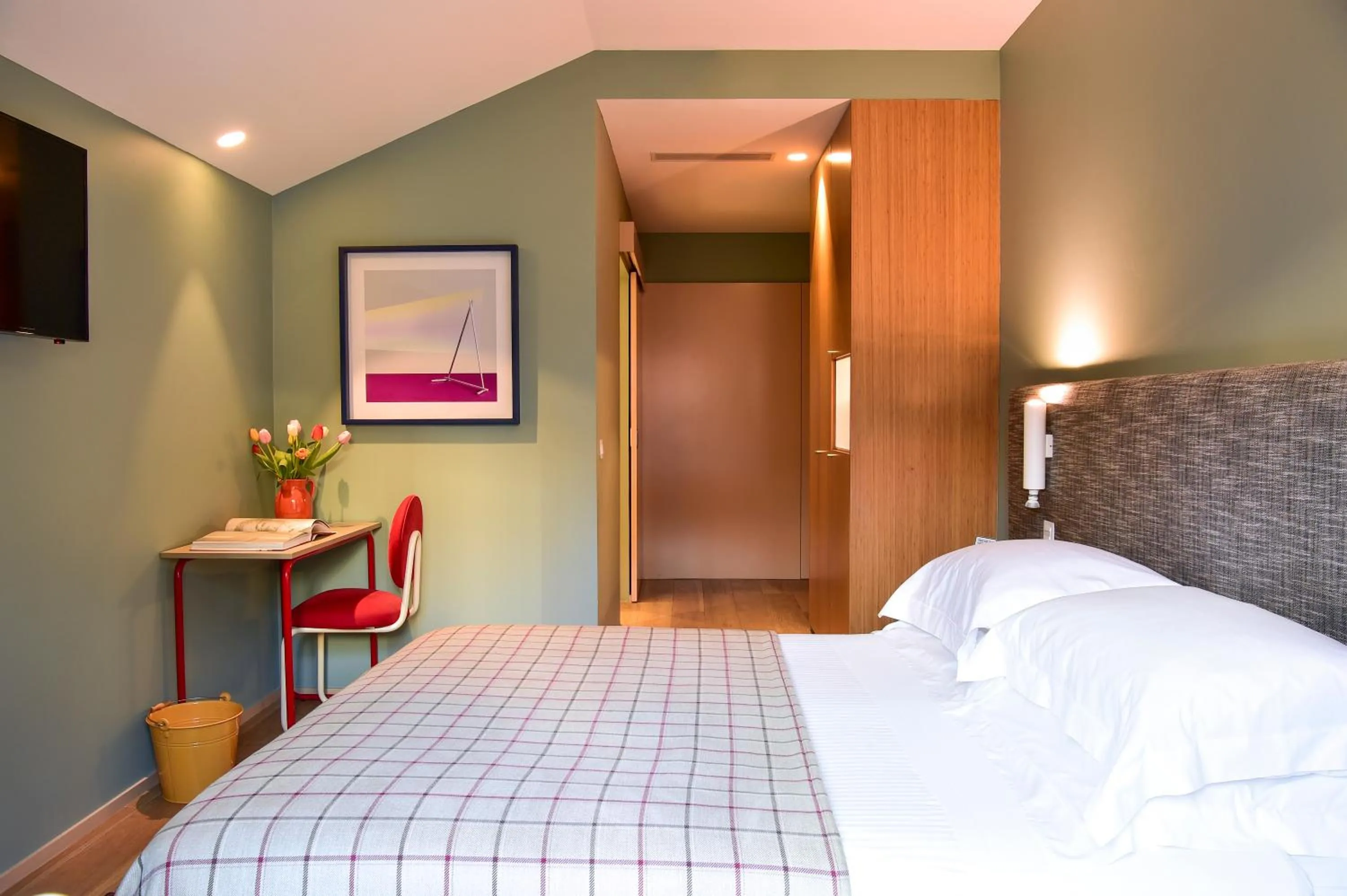 Bed in The Editory House Ribeira Porto Hotel