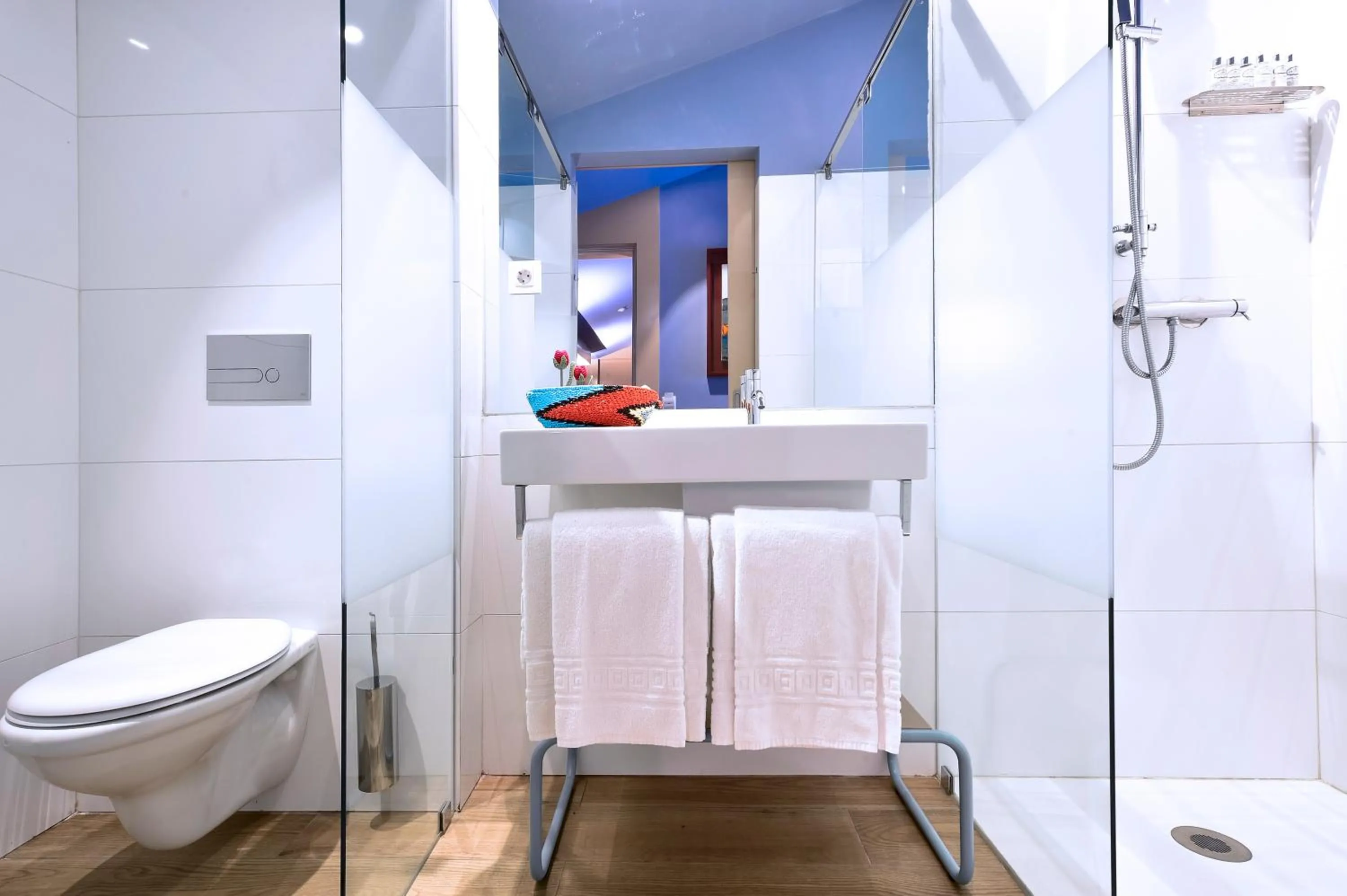 Bathroom in The Editory House Ribeira Porto Hotel