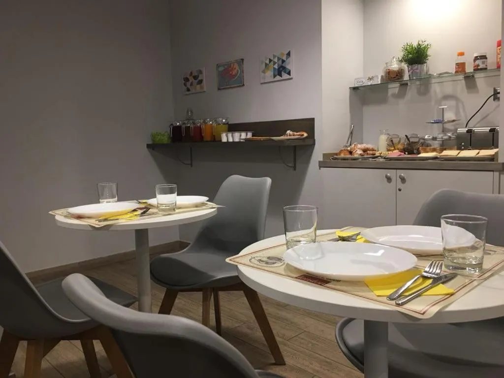 Communal lounge/ TV room in Pianeta Roma 127