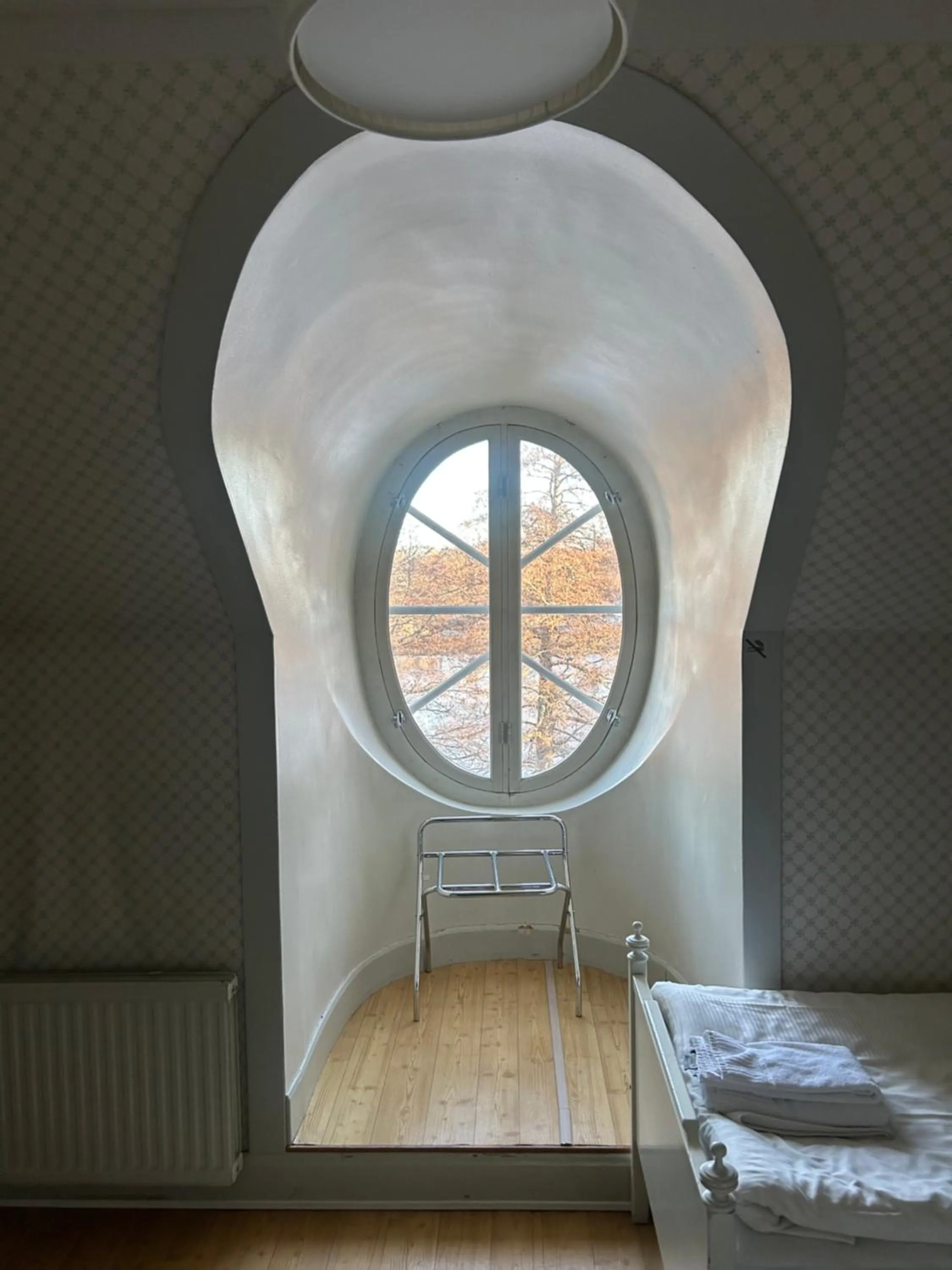 Bed in Wärdshuset Gammel Tammen Österbybruk