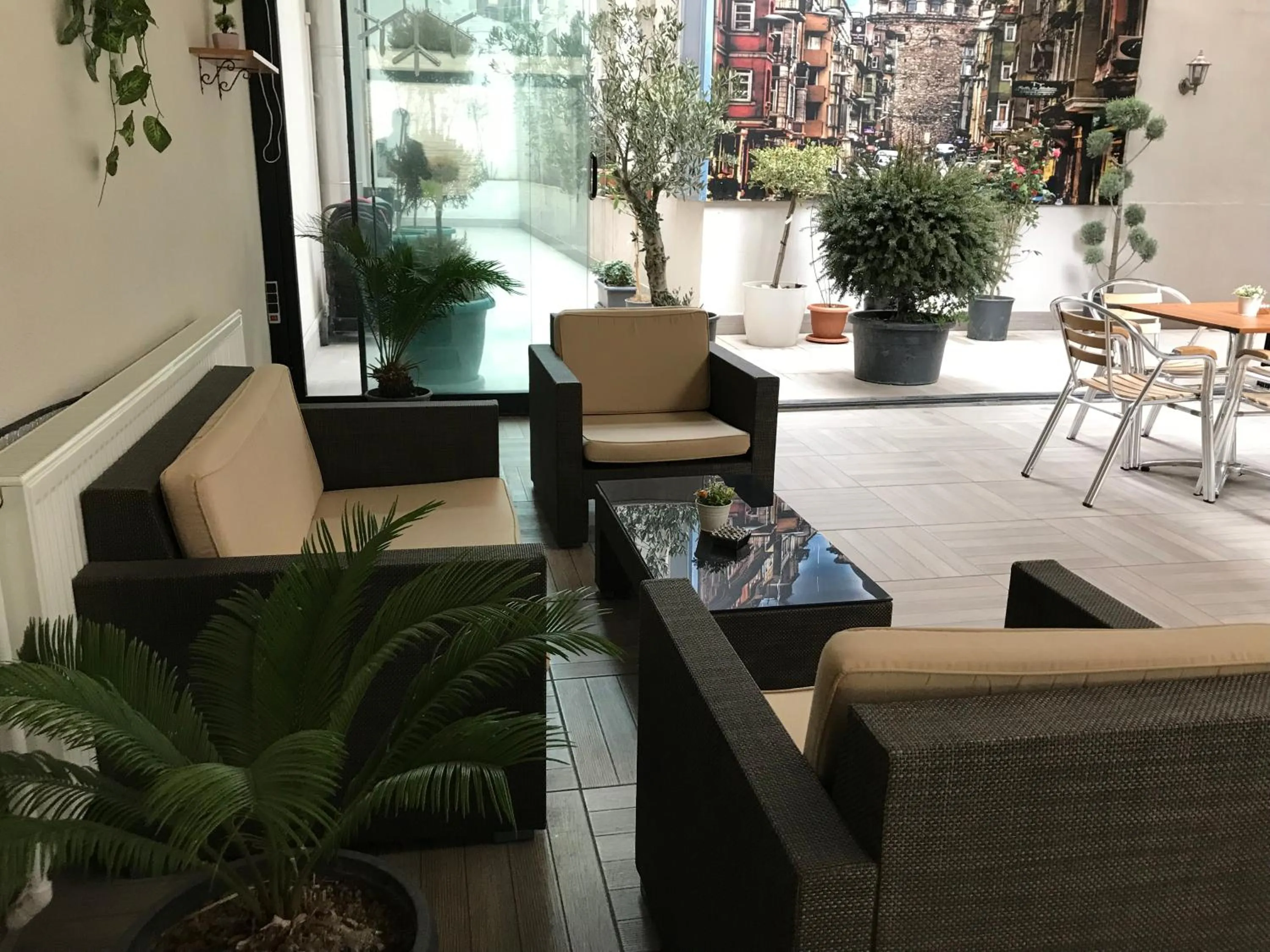 Garden in Niconya Port Suite&Hotel