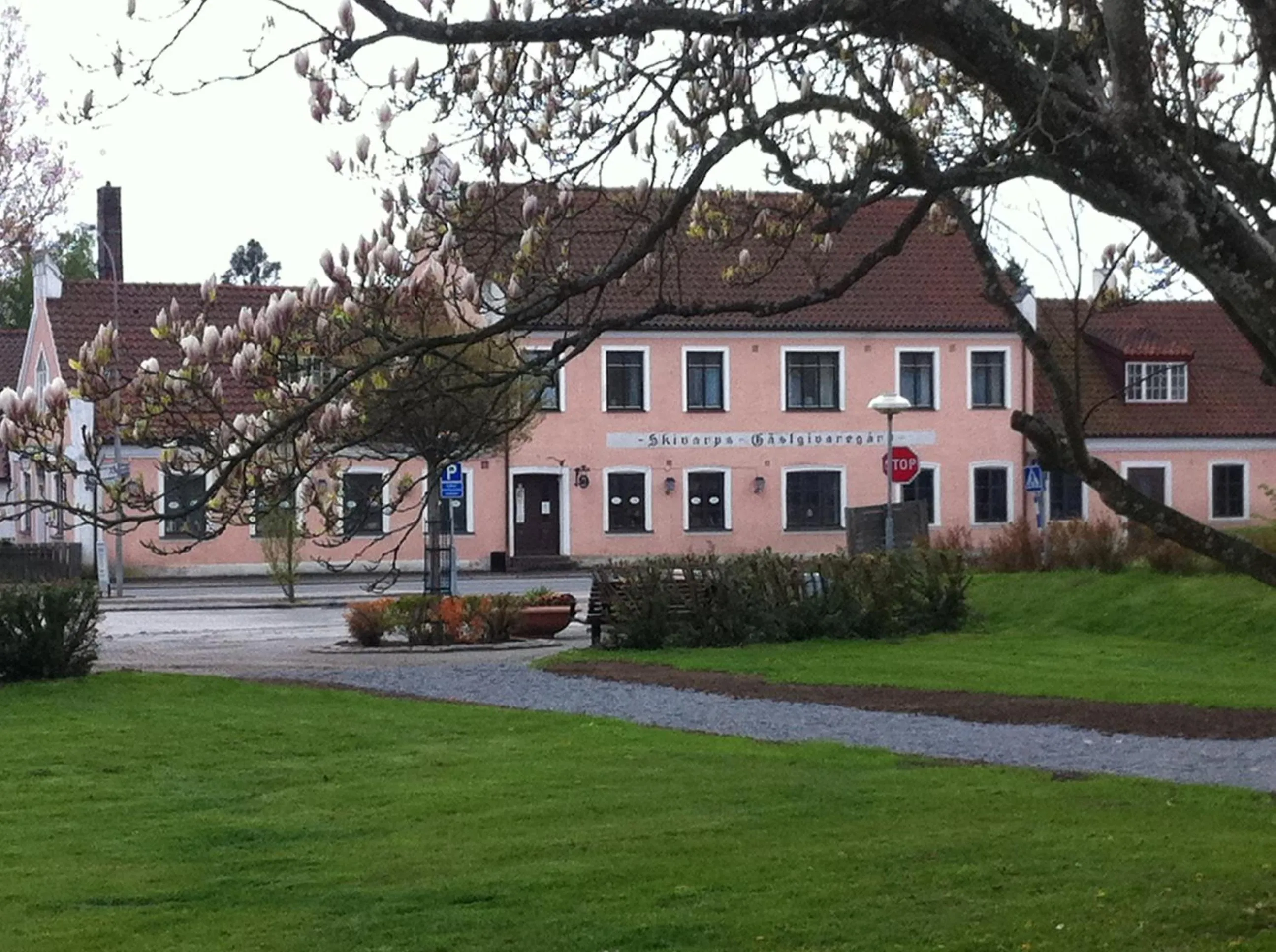 Facade/entrance in Skivarps Gästgivaregård