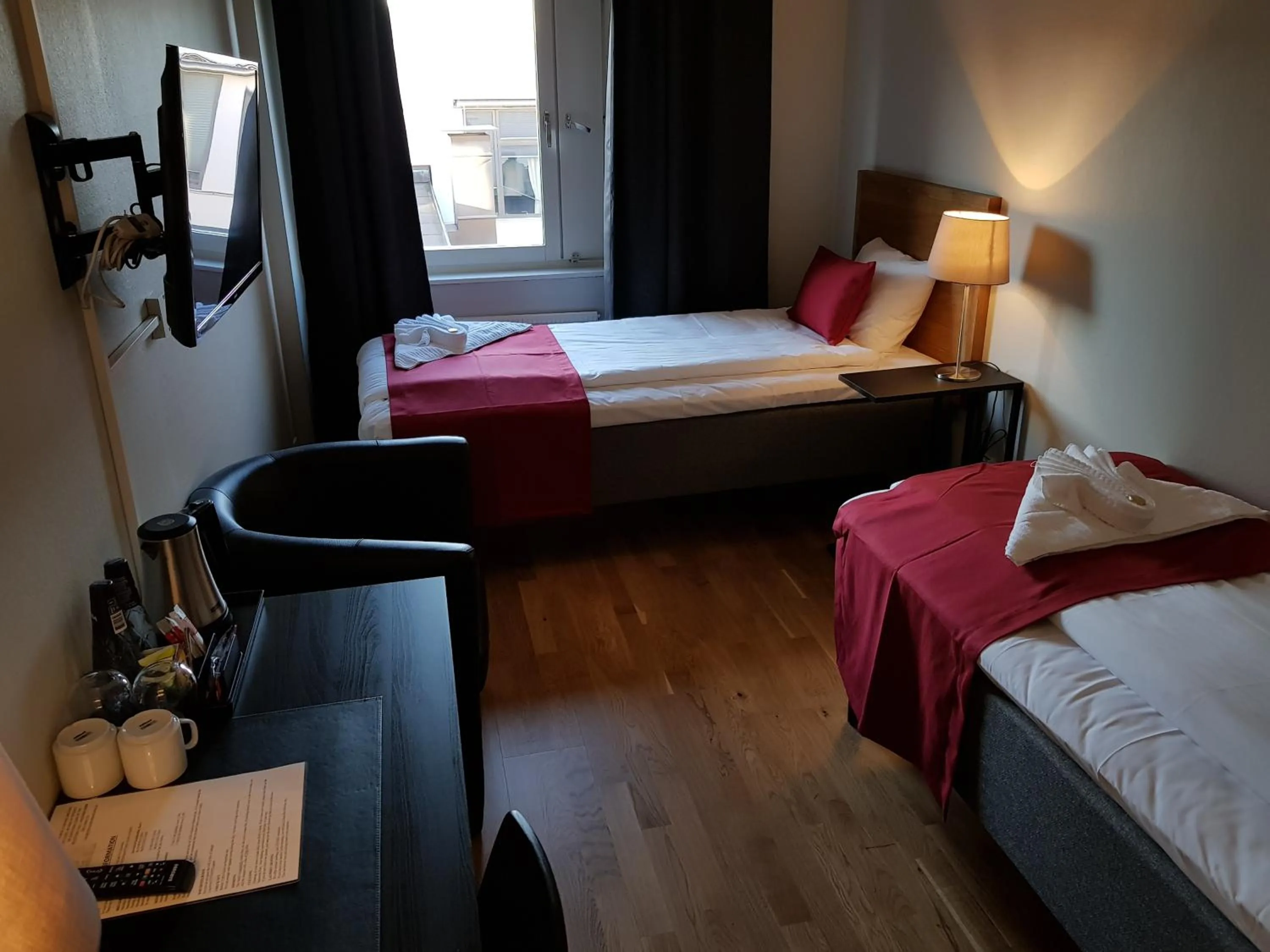 Photo of the whole room, Bed in City Hotel