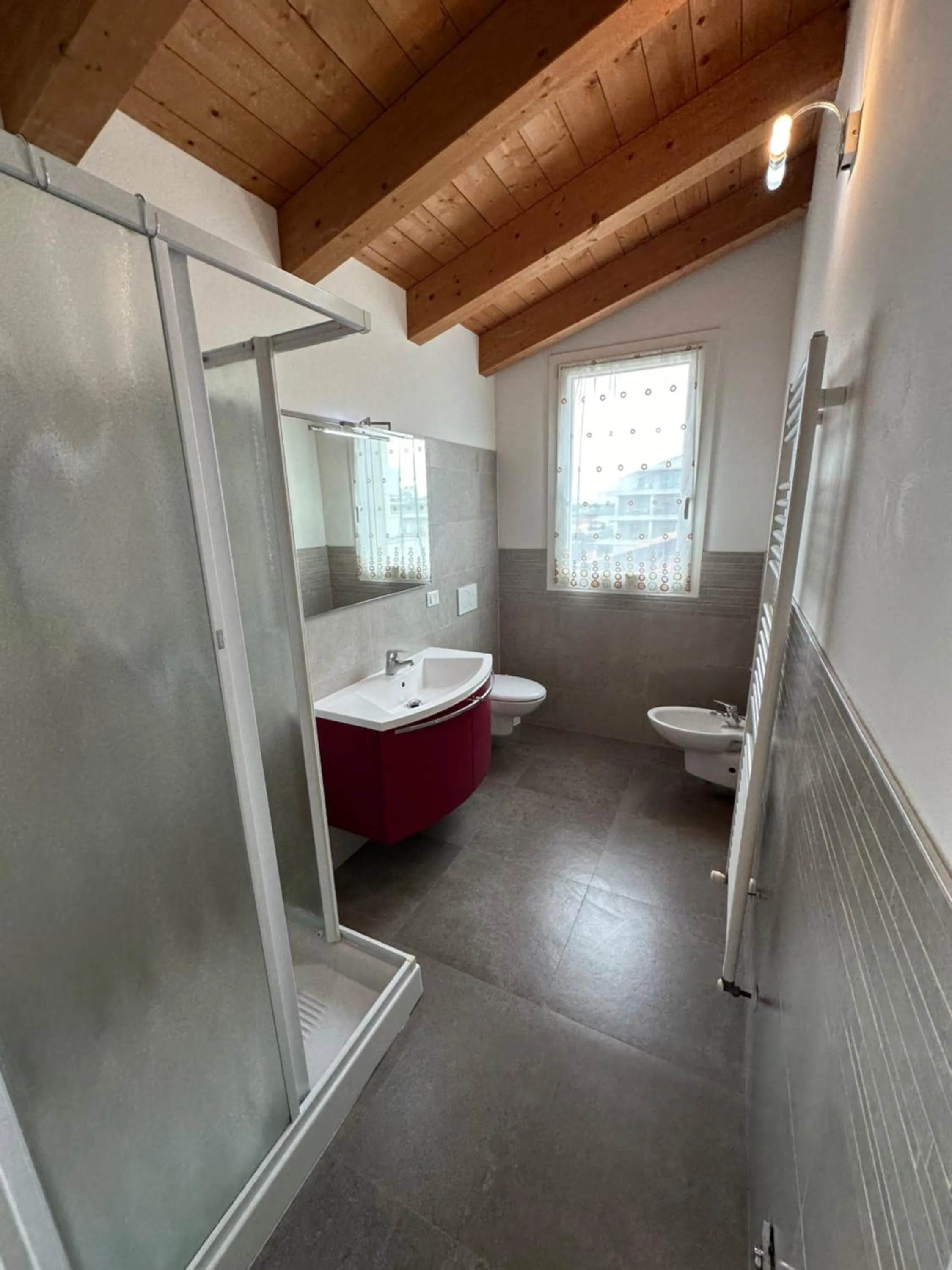 Shower in Attico Concordia - Agenzia Cocal