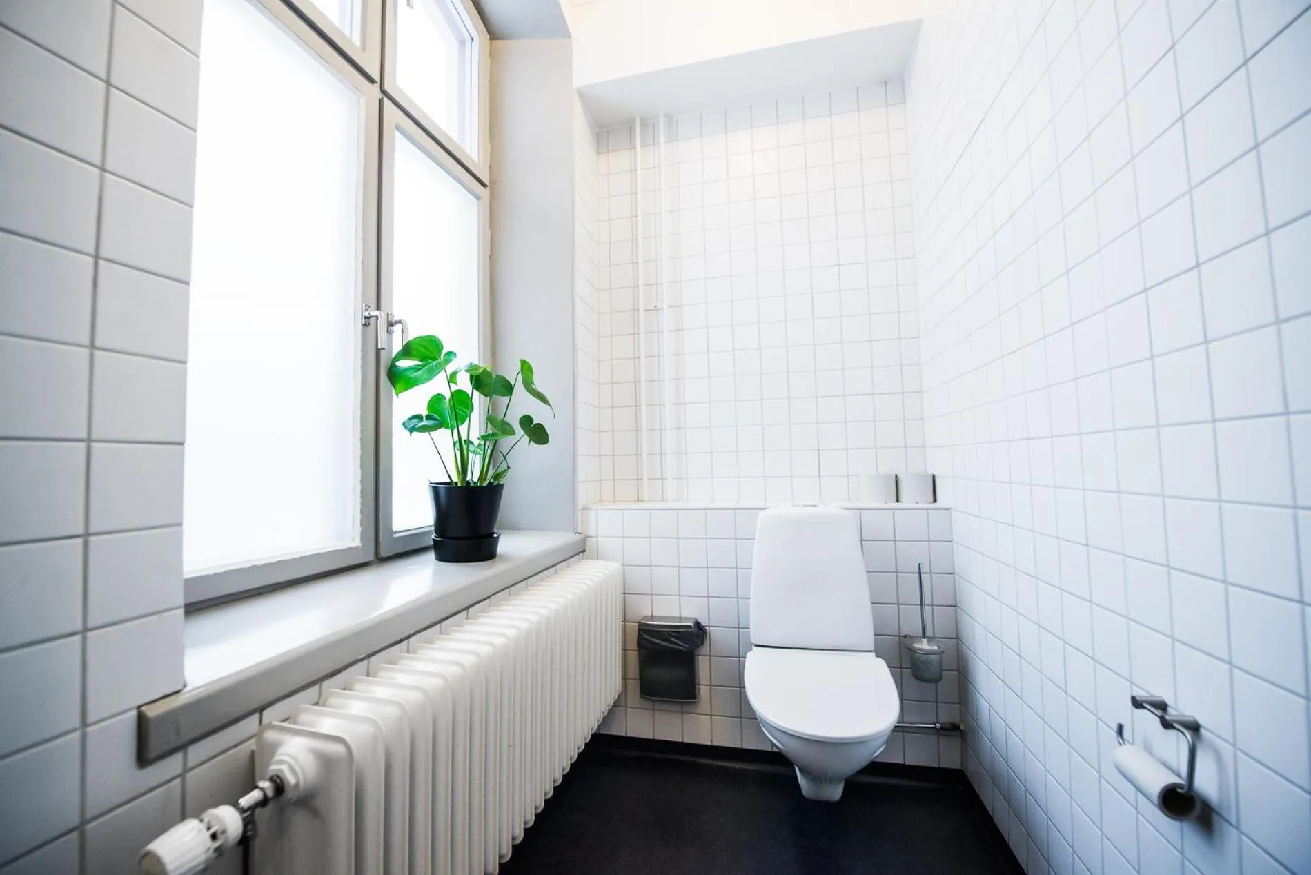 Toilet in Hotell Gamla Fängelset