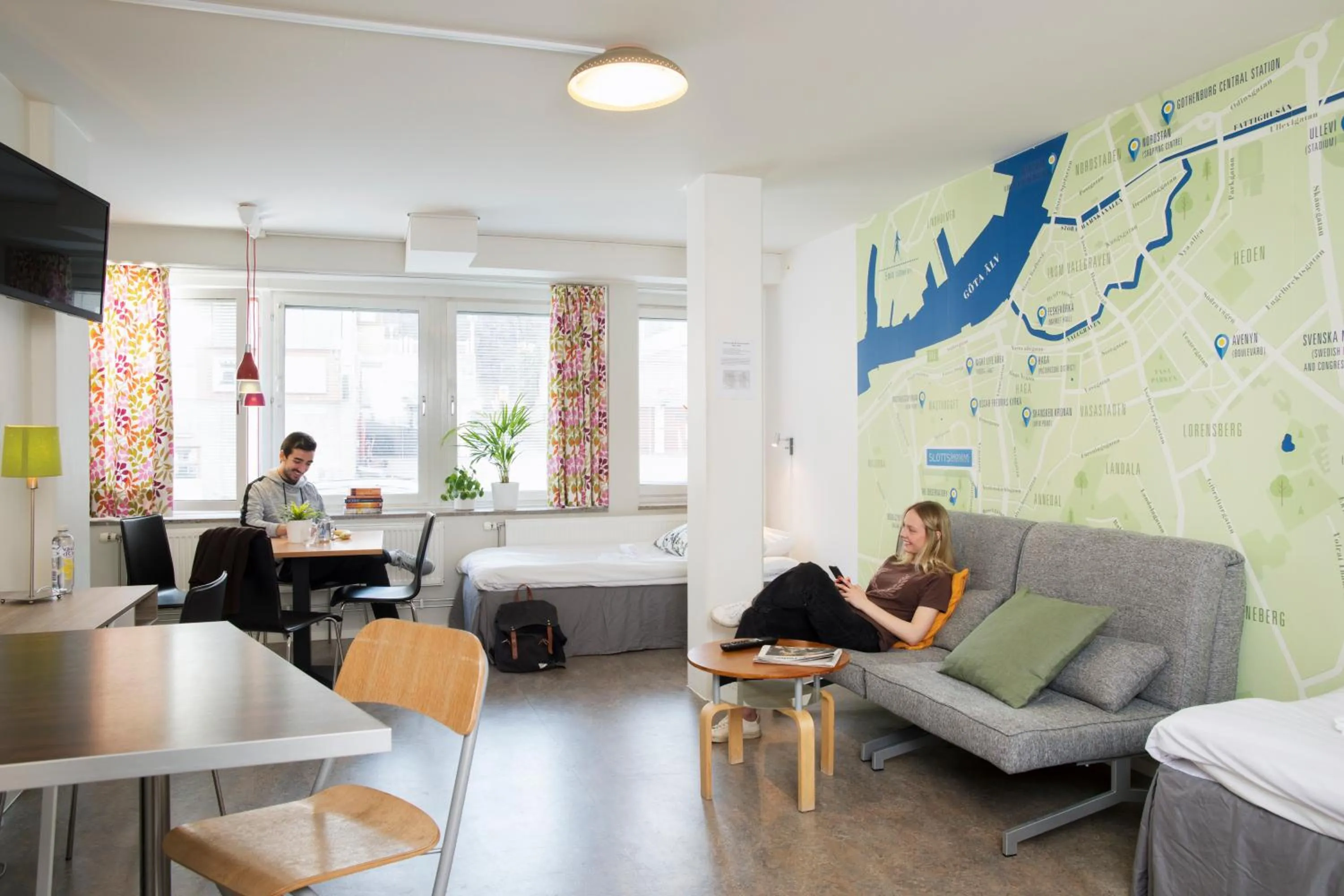 Living room in Slottsskogens Hostel