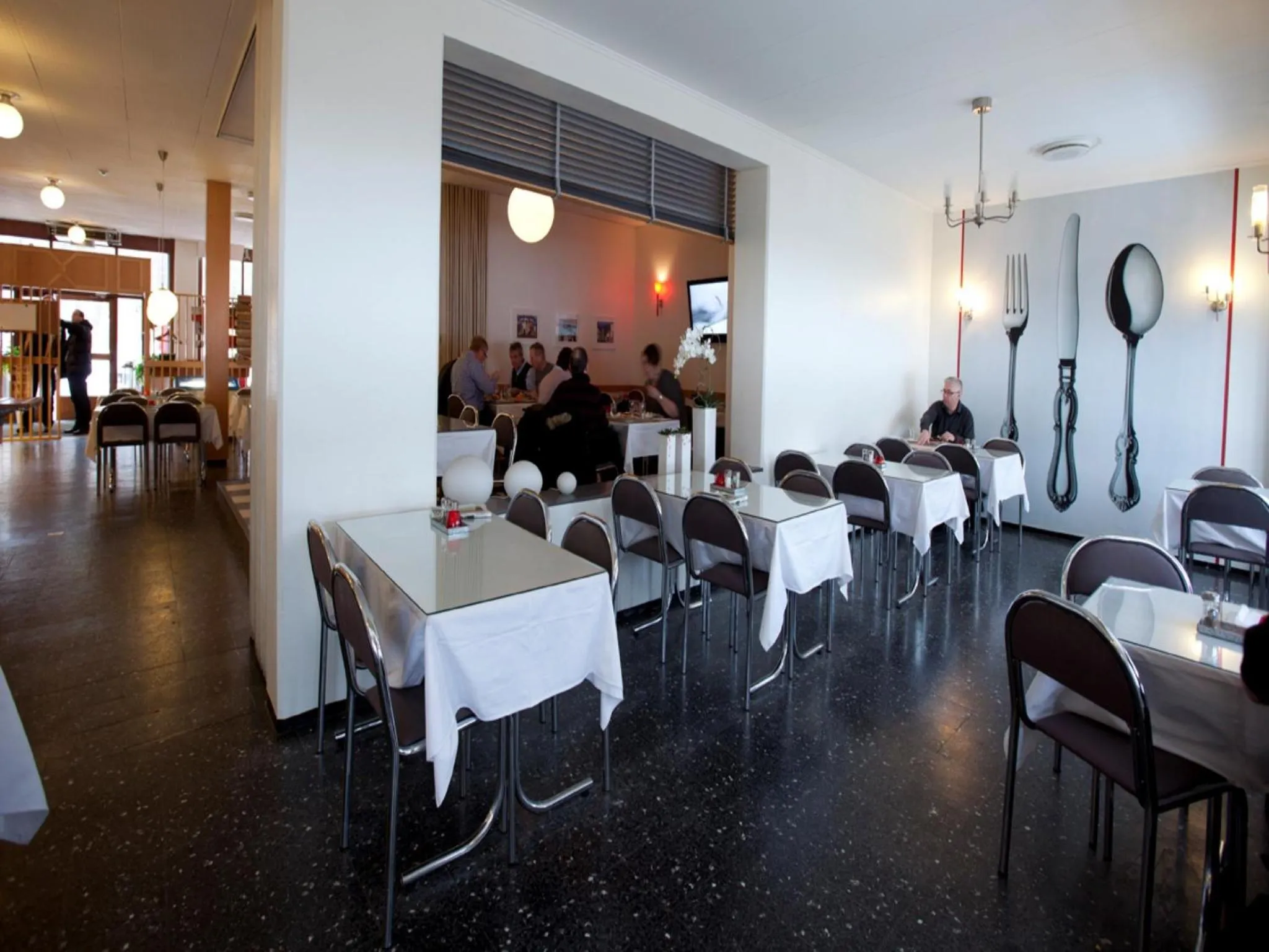 Restaurant/places to eat in Lages Motel