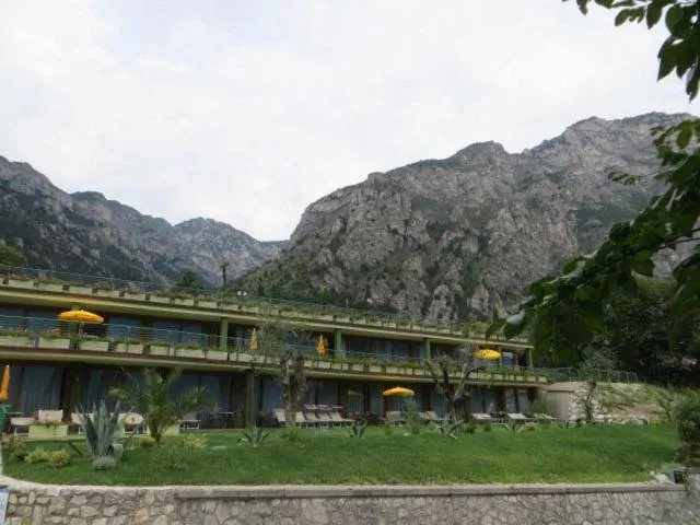 Facade/entrance in Hotel Alexander