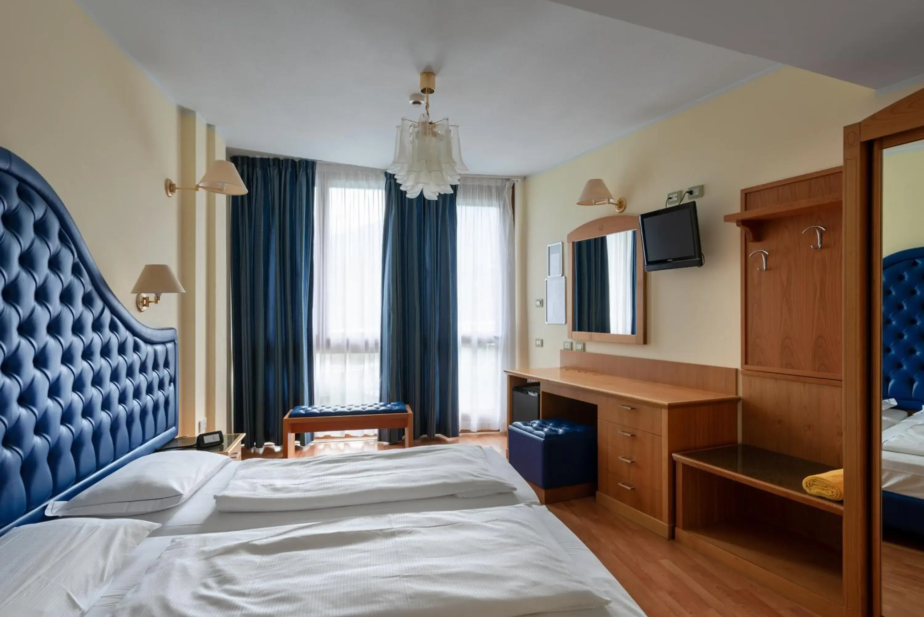 Standard Double Room in Hotel Alexander Standard Double Room in Hotel Alexander