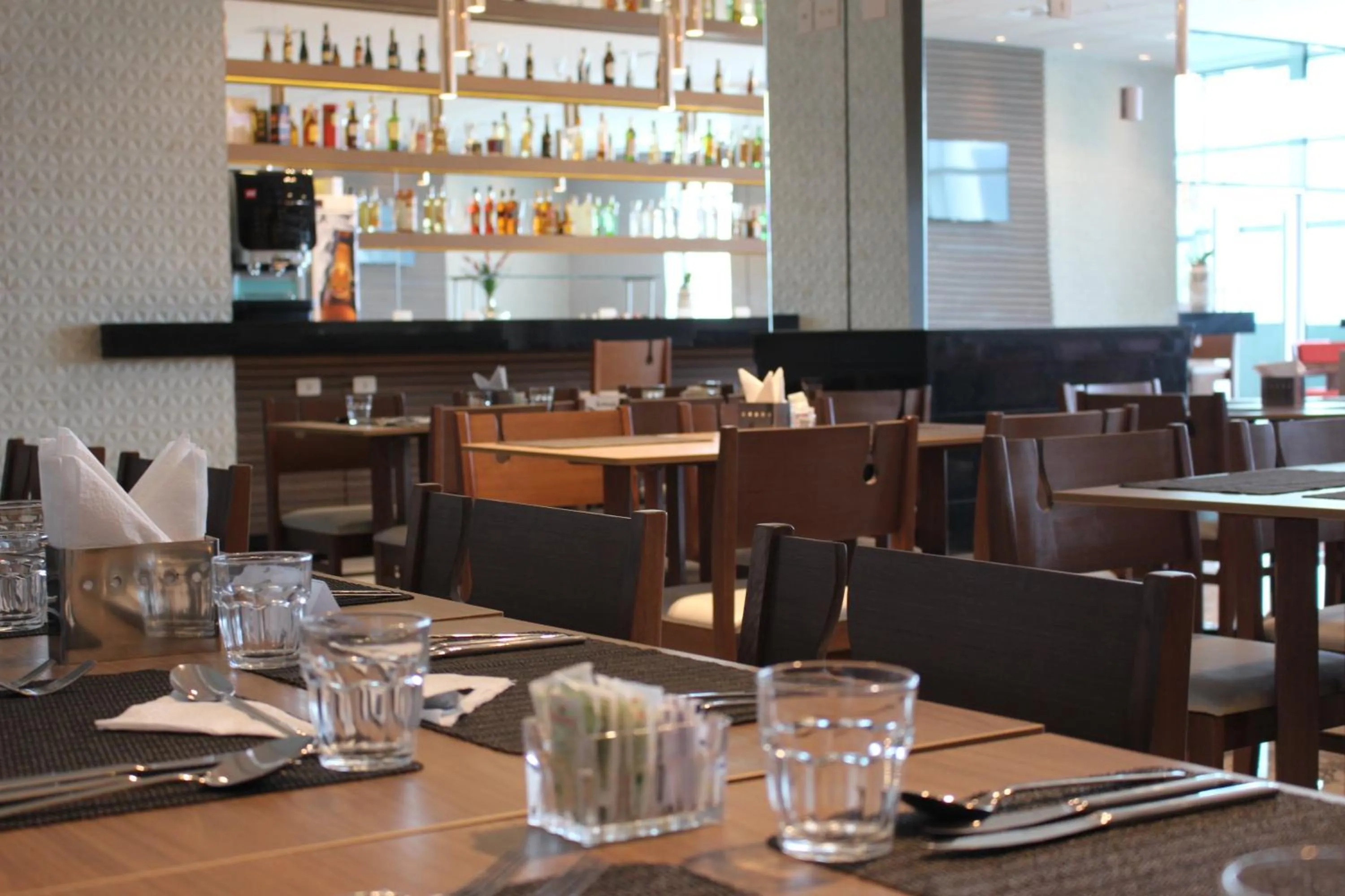 Restaurant/places to eat in eSuites Hotel Recreio Shopping