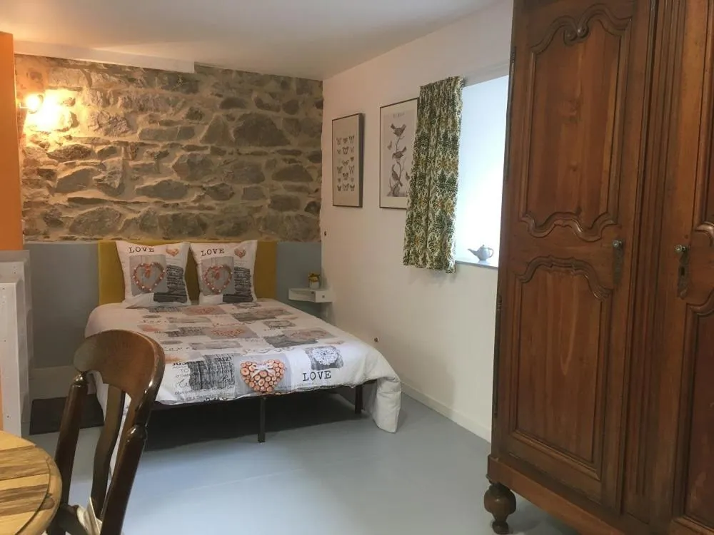 Bed in Moulin de la Fayolle