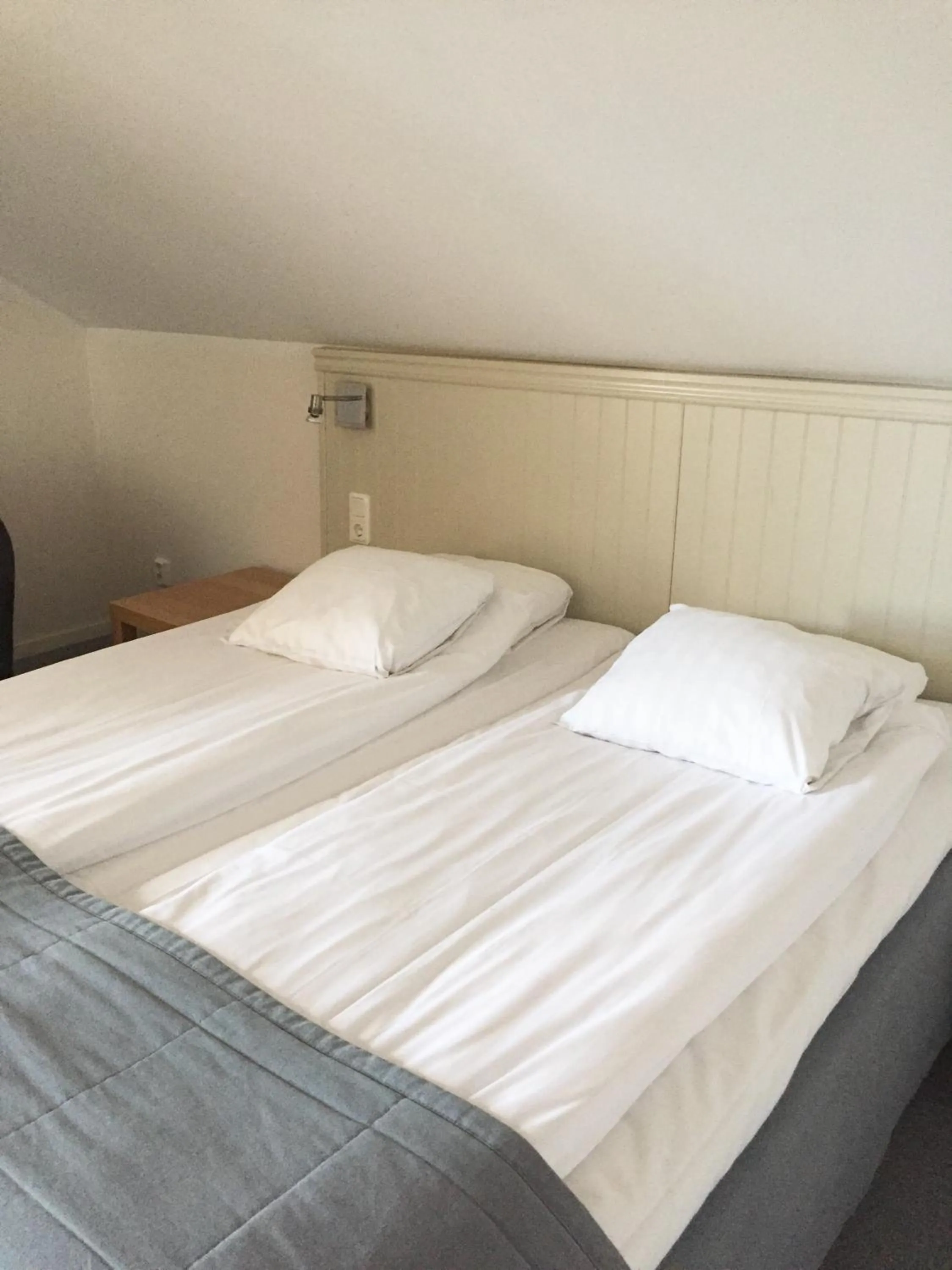 Bedroom, Bed in Adels Hotel