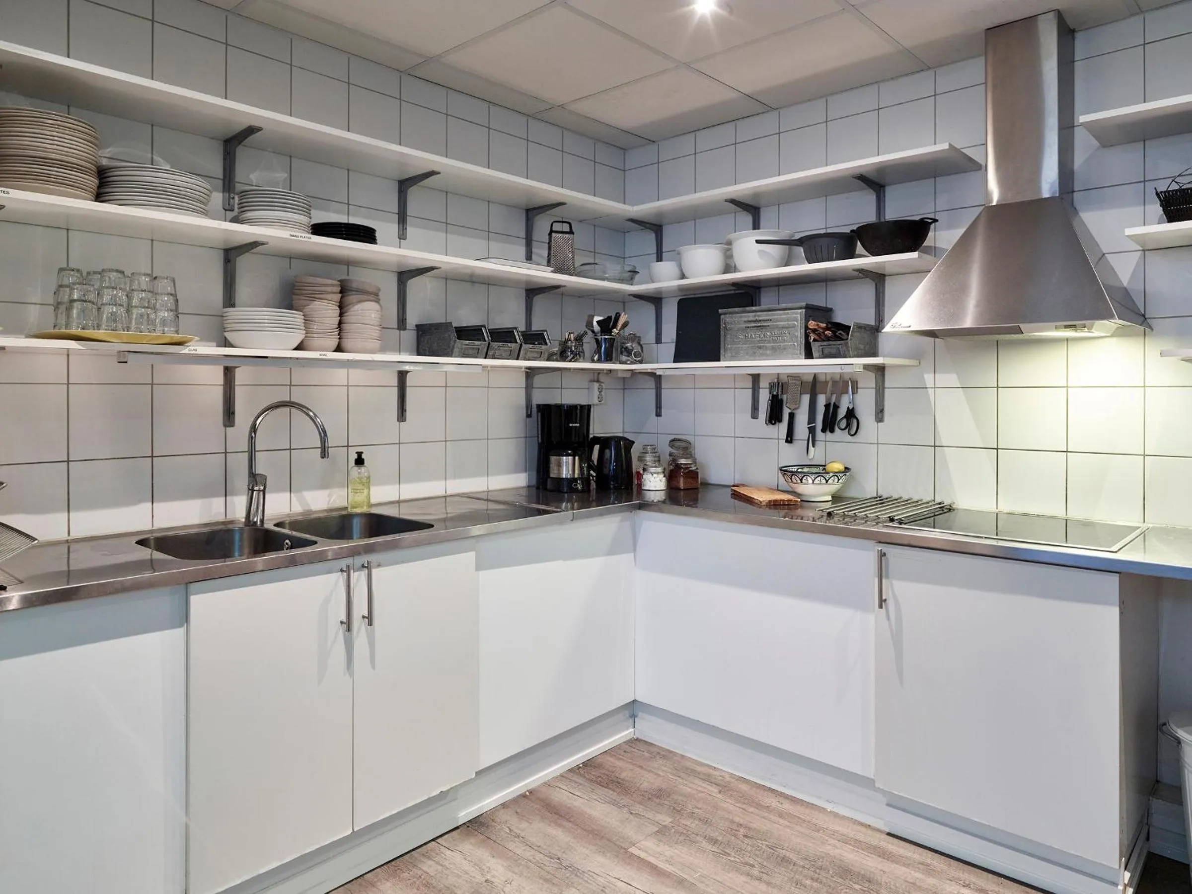 Communal kitchen in Göteborg Hostel