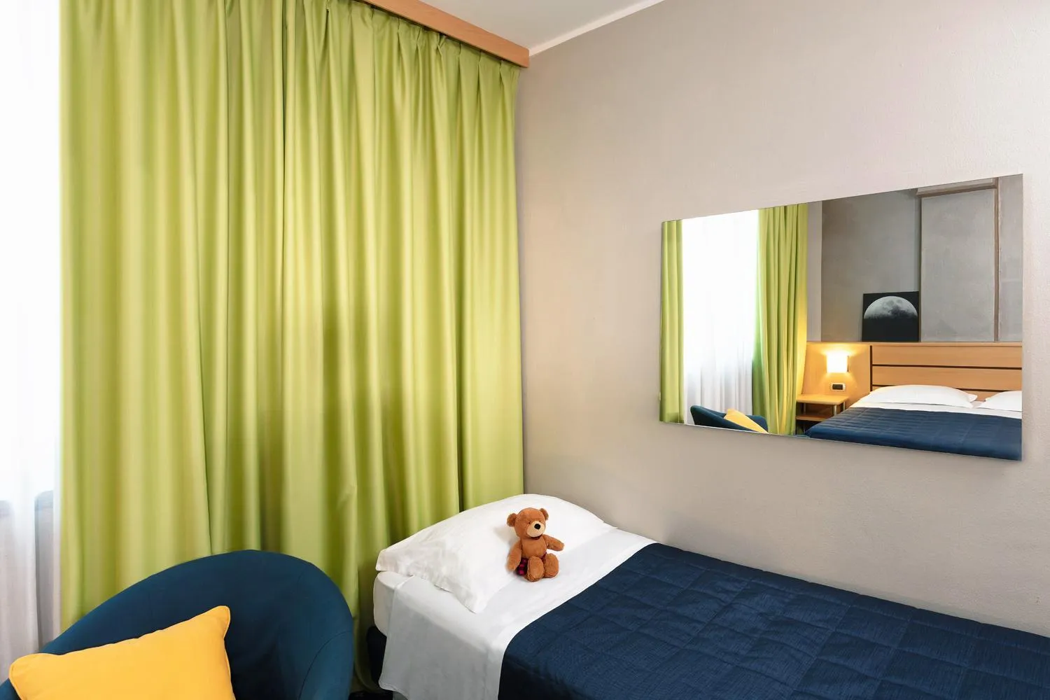 TV and multimedia, Bed in Garda Hotel