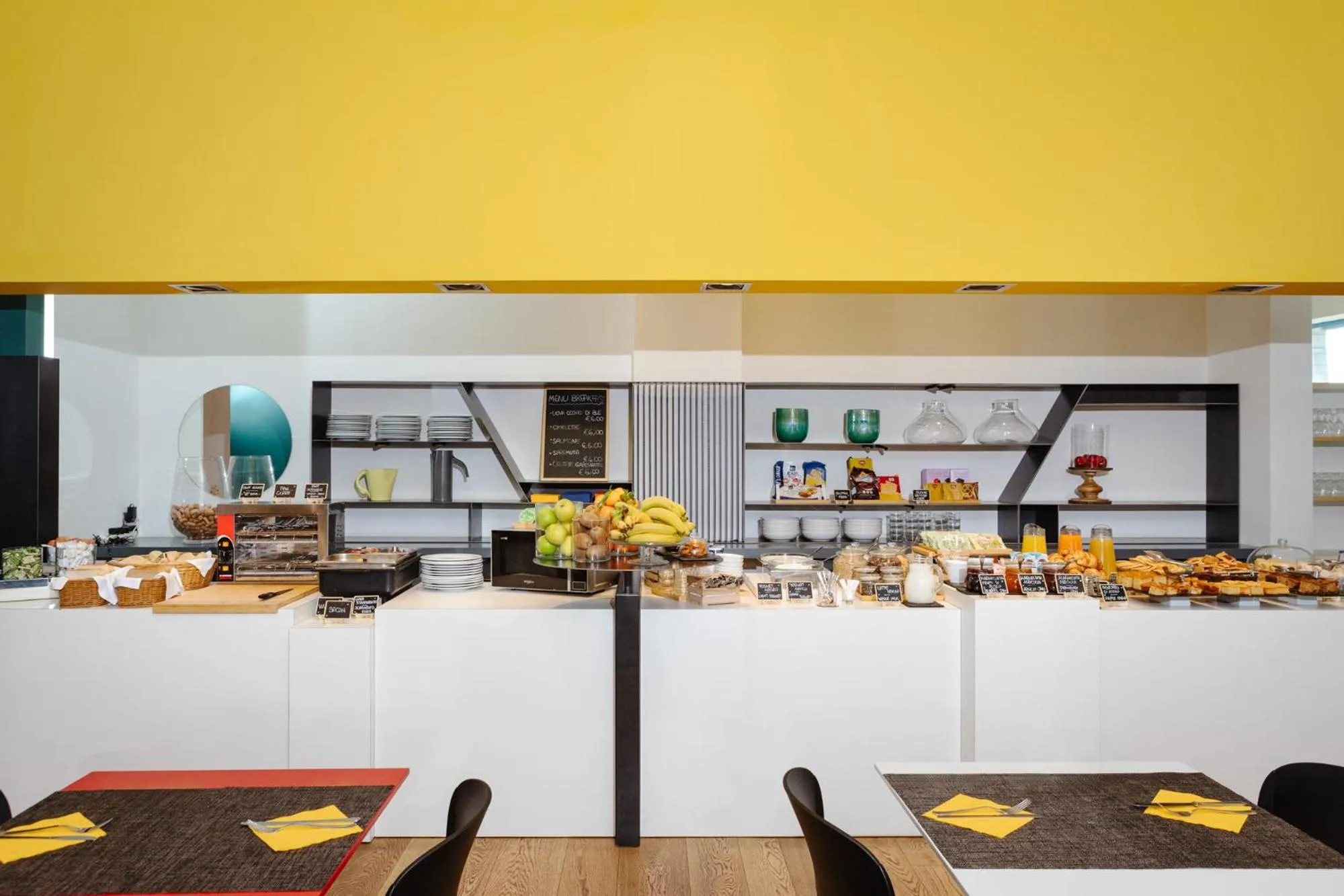 Breakfast in Garda Hotel