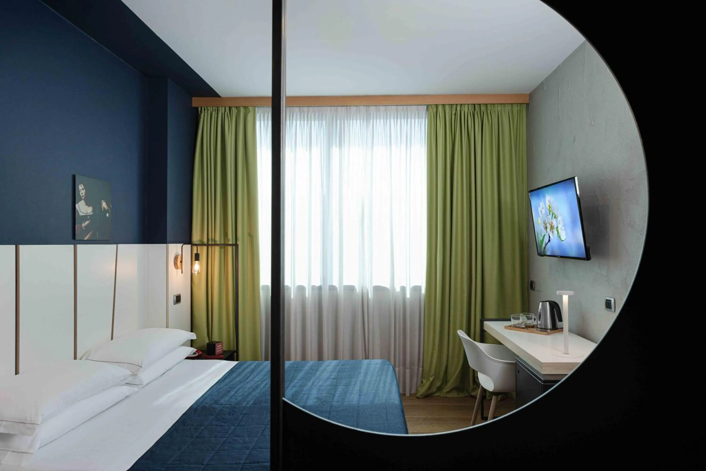 Bedroom, Bed in Garda Hotel