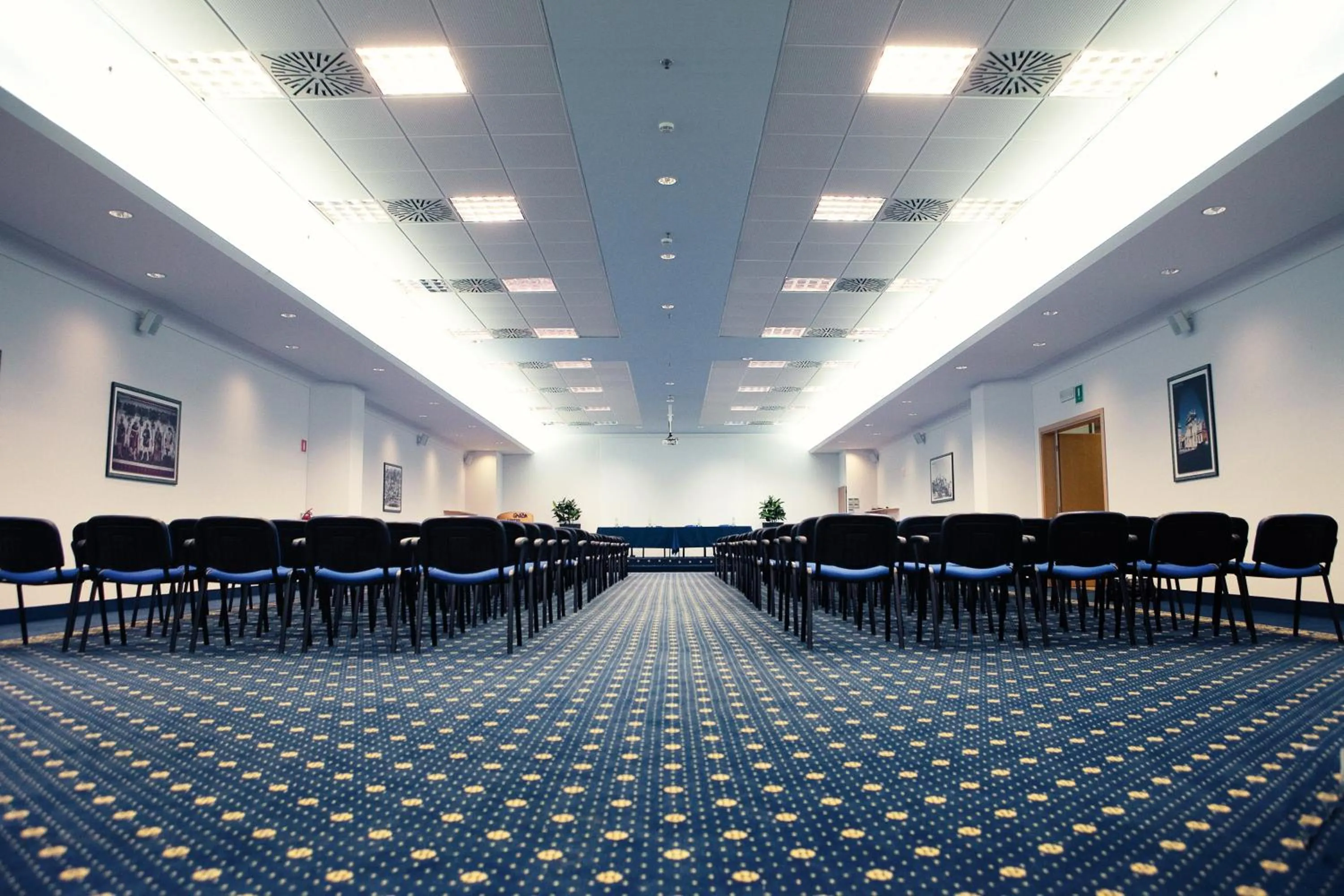 Business facilities in Garda Hotel