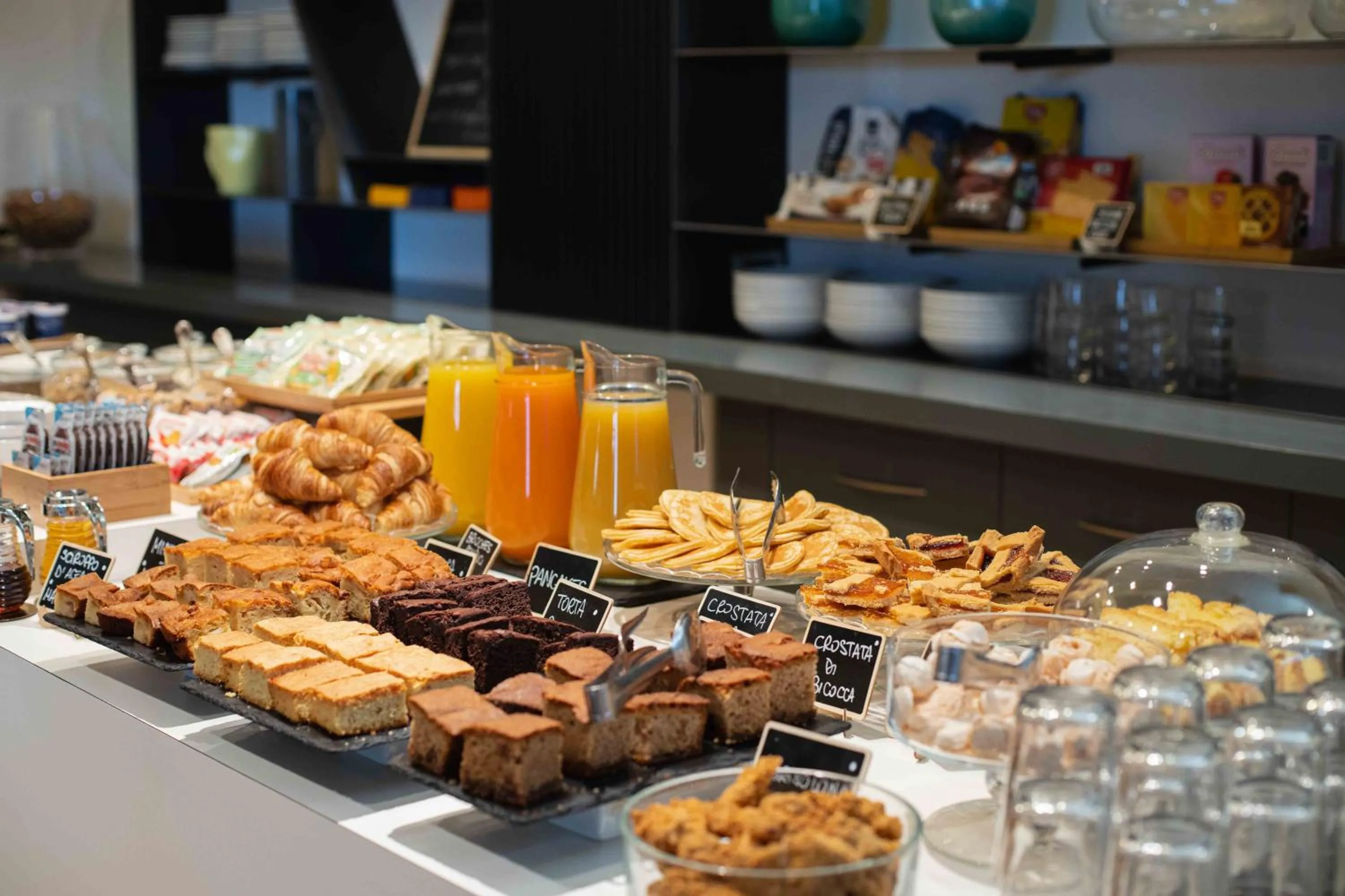 Breakfast in Garda Hotel