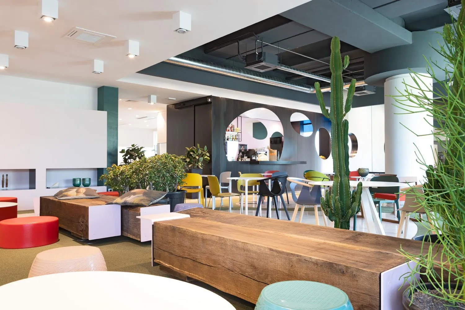 Restaurant/places to eat in Garda Hotel