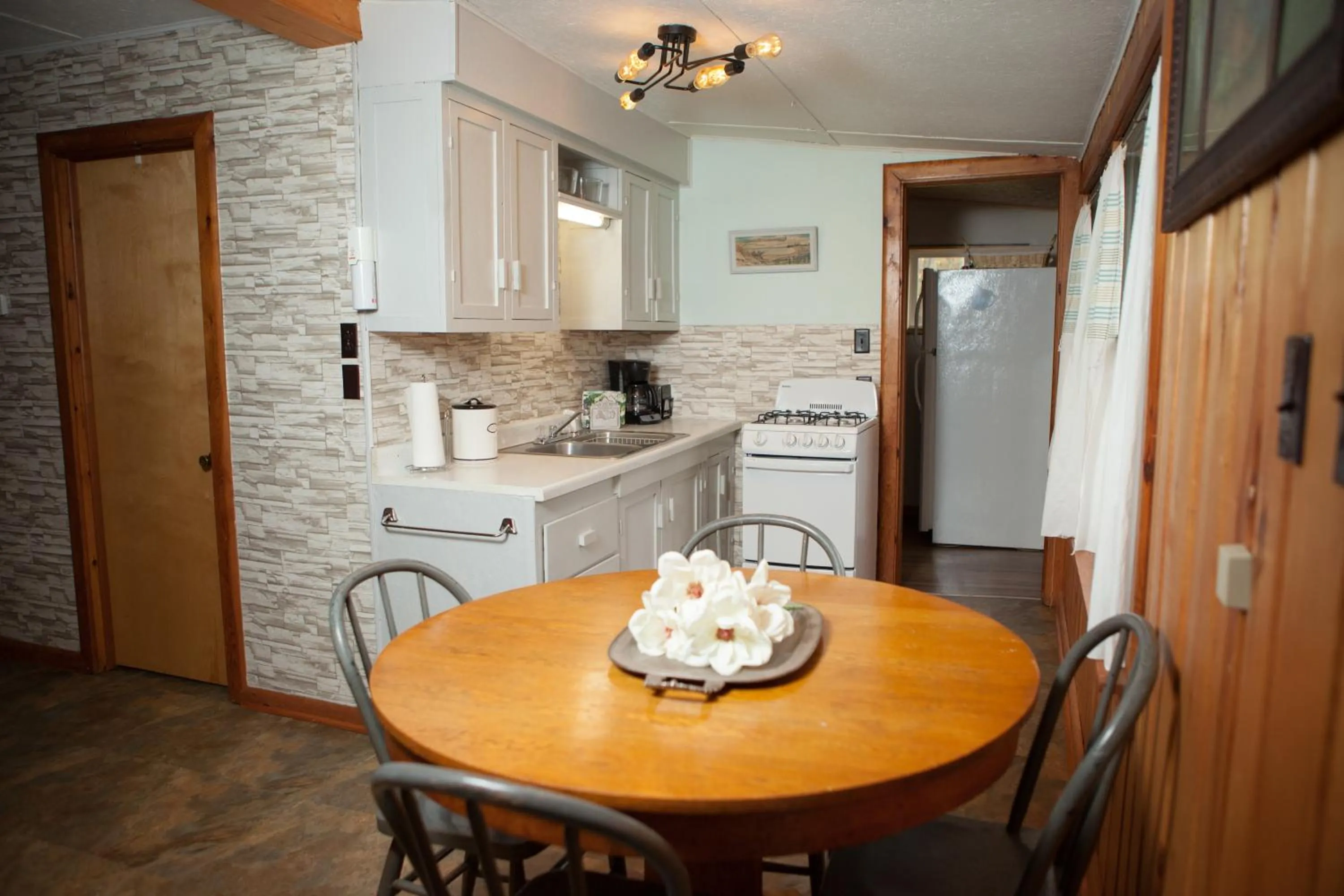 Kitchen or kitchenette in Mission Springs Resort
