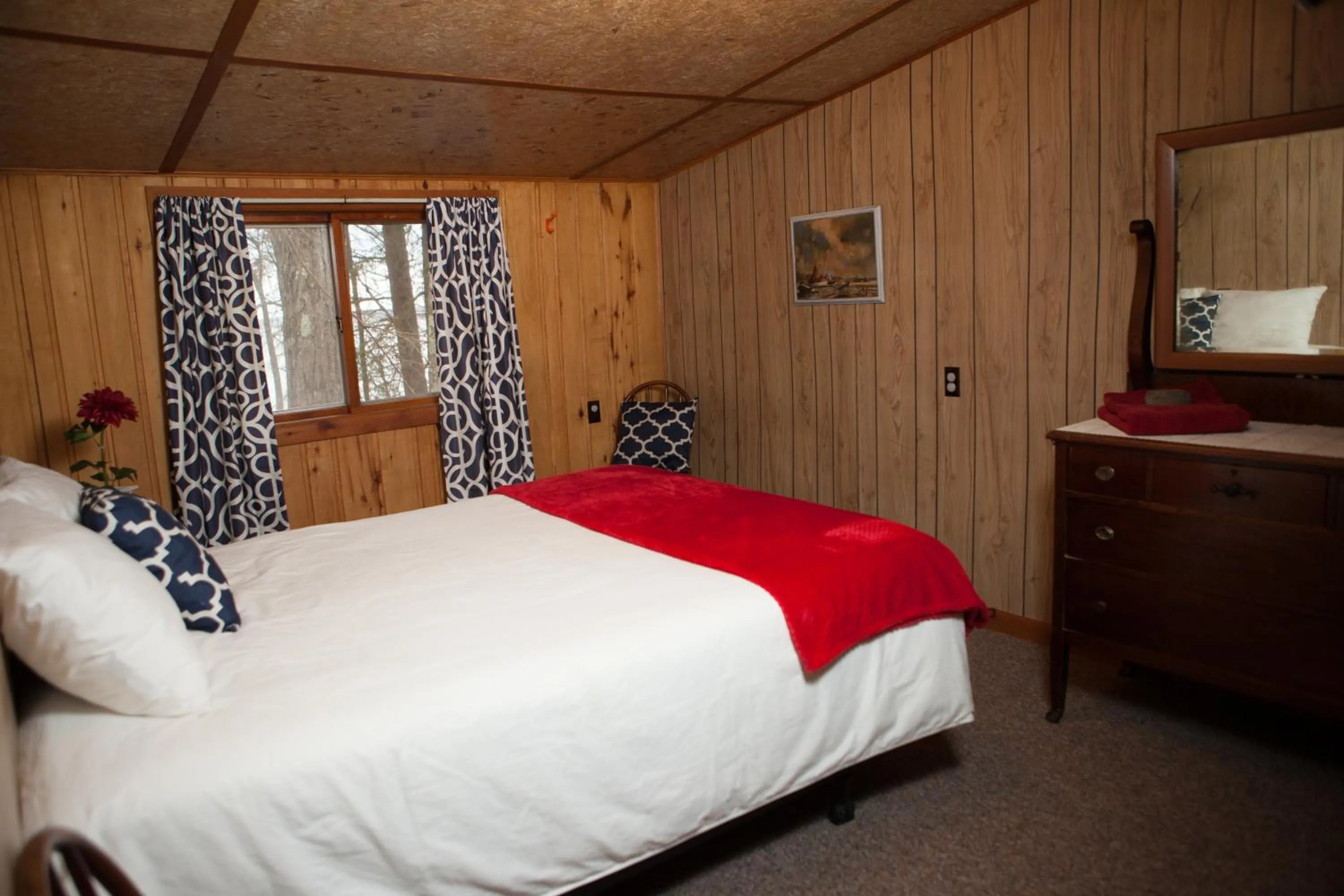 Bedroom, Bed in Mission Springs Resort
