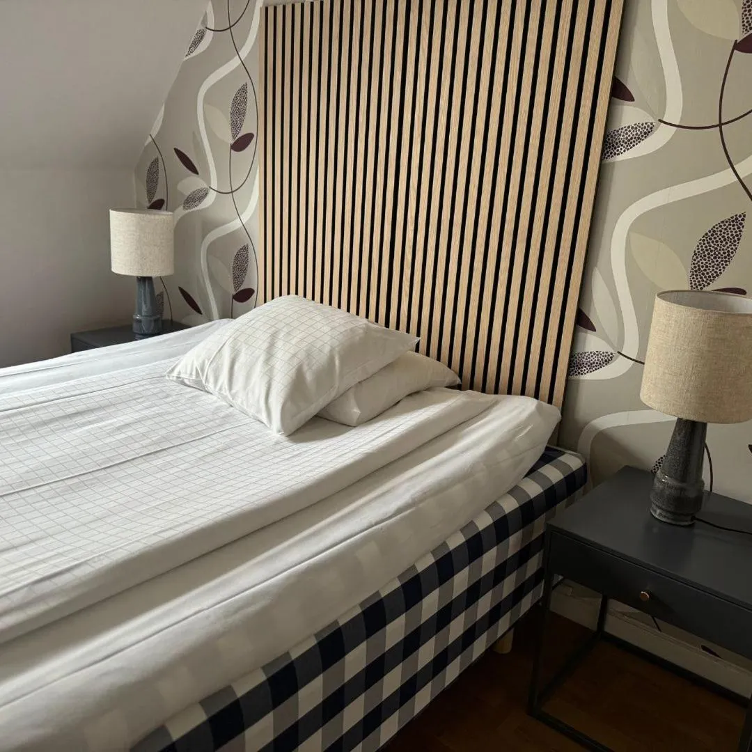 Bed in Hotell Gillet i Köping