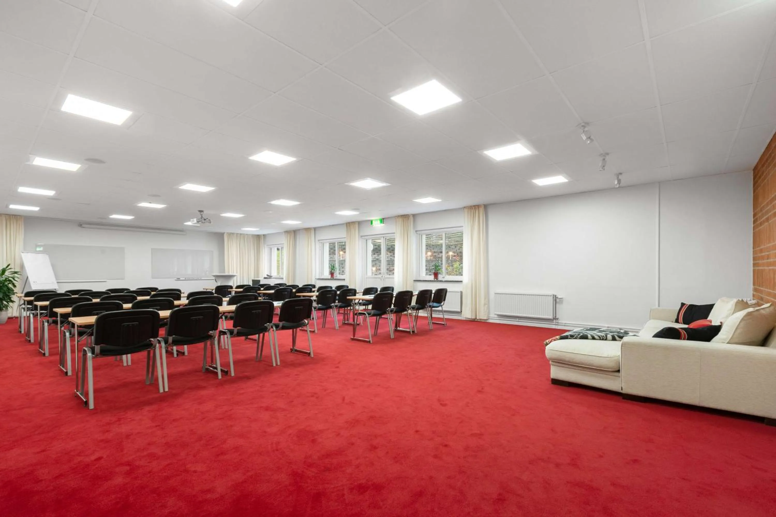 Meeting/conference room in Best Western Hotell Lerdalshoejden
