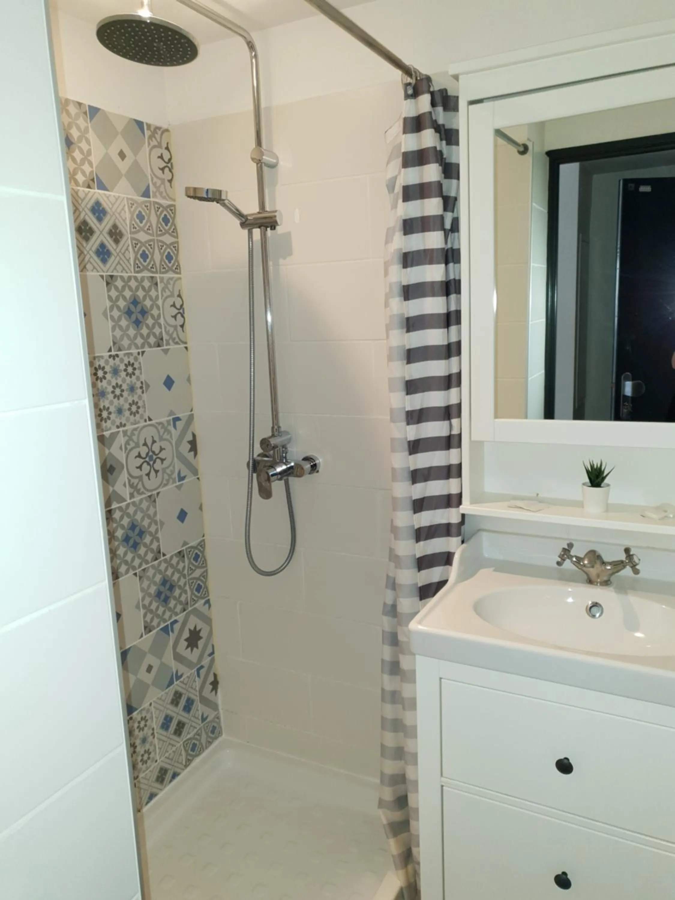 Shower in Casa Hotel