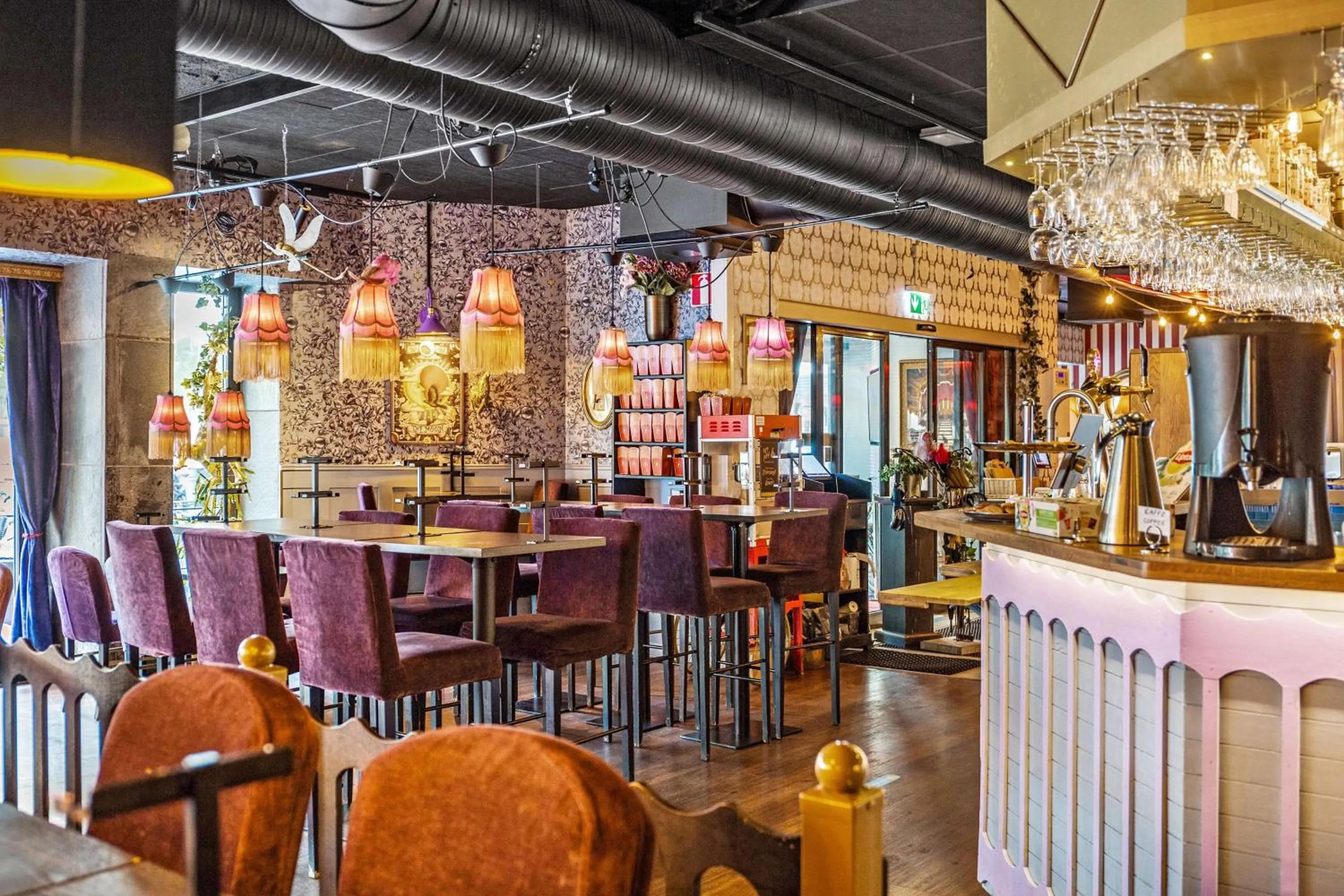 Restaurant/places to eat in Best Western Hotel Savoy